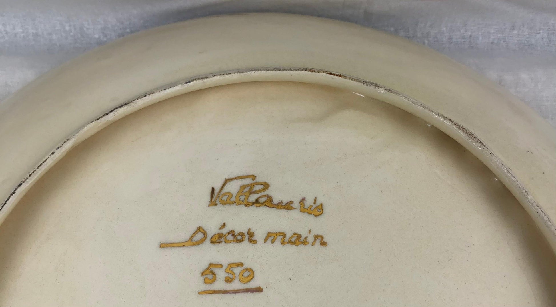 Majolica Platter from Vallauris — detail 10