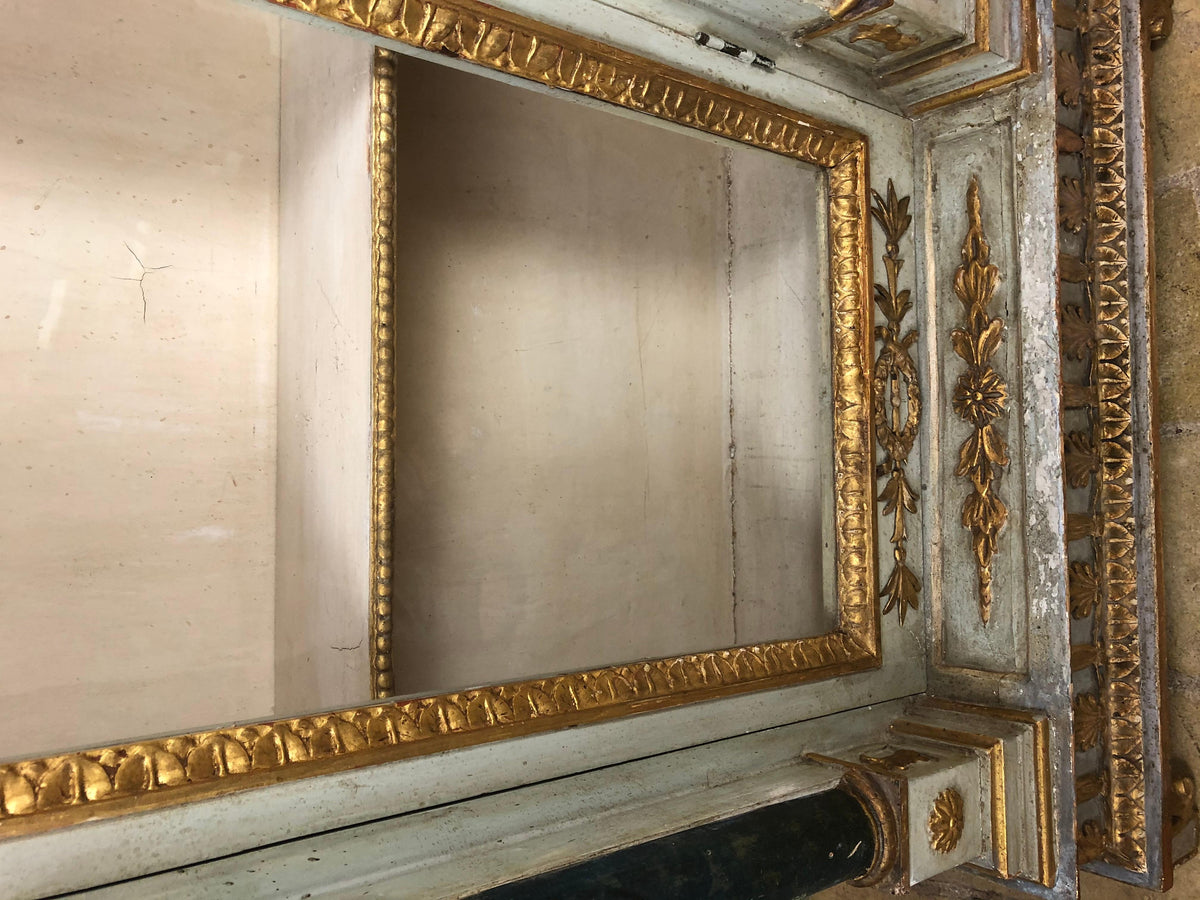 Late 18th Century Hand Carved and Painted Gilt Wood Venetian Cabinet — detail 3