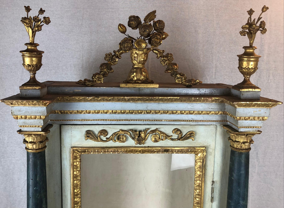 Late 18th Century Hand Carved and Painted Gilt Wood Venetian Cabinet — detail 9