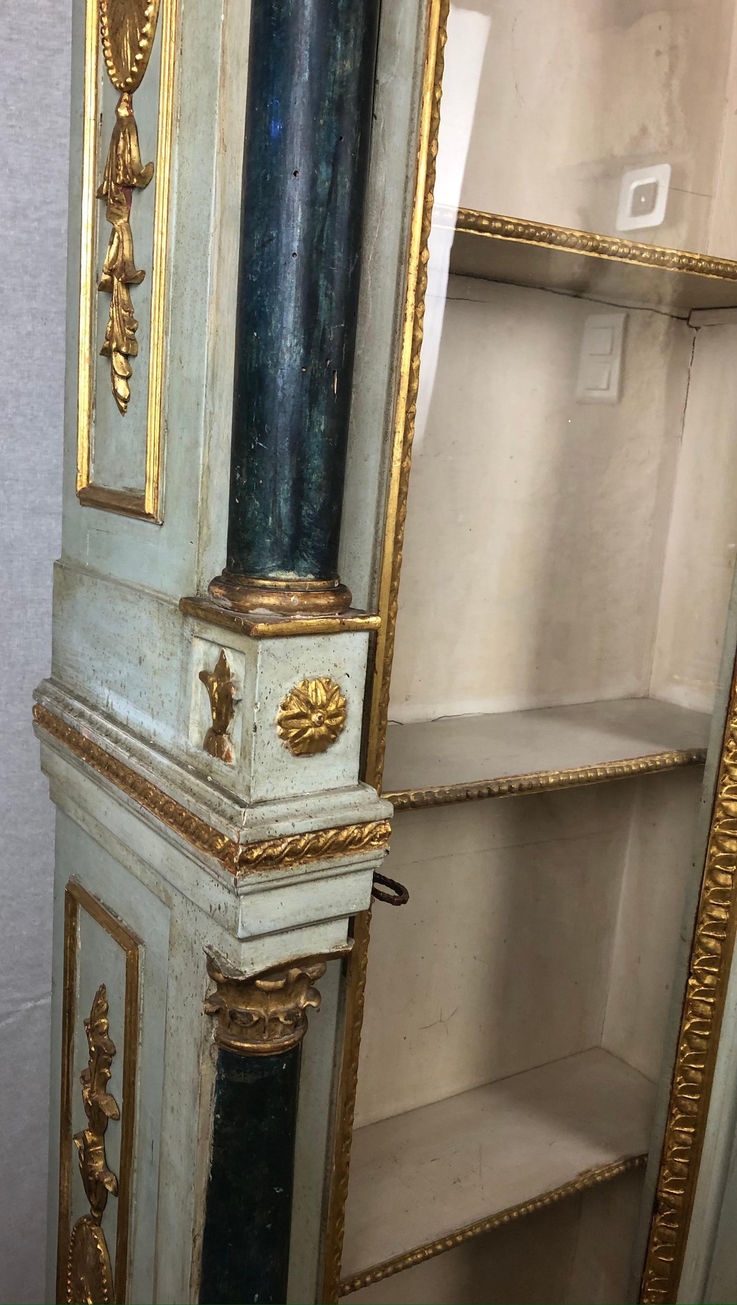 Late 18th Century Hand Carved and Painted Gilt Wood Venetian Cabinet — detail 10