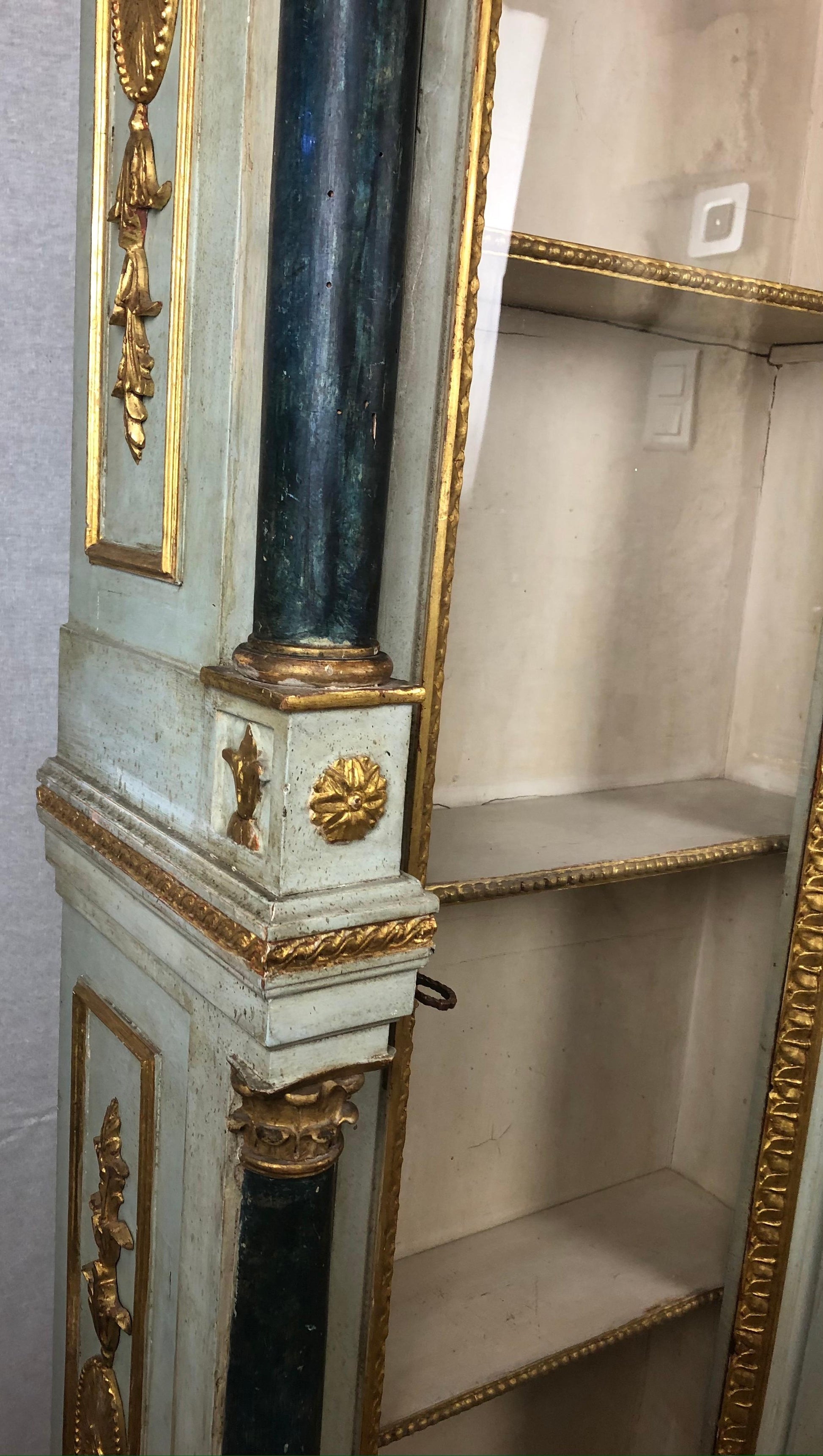 Late 18th Century Hand Carved and Painted Gilt Wood Venetian Cabinet — detail 10