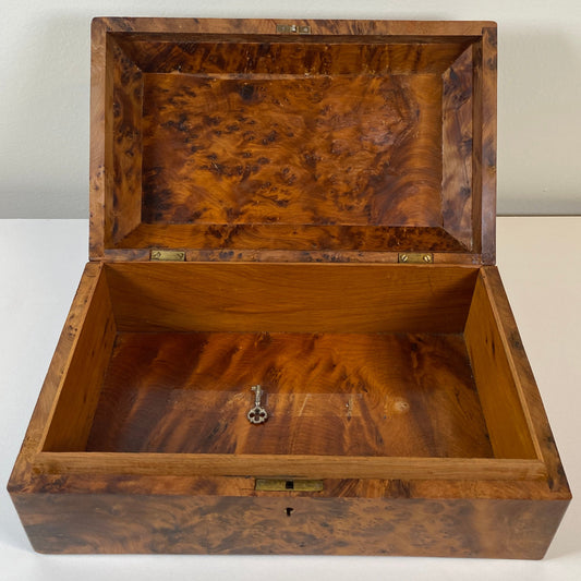 French Art Deco Jewelry Box, Handcrafted Amboyna Wood, 1930s, France — detail 2