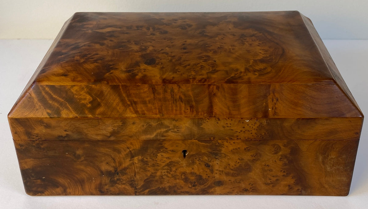 French Art Deco Jewelry Box, Handcrafted Amboyna Wood, 1930s, France — detail 3