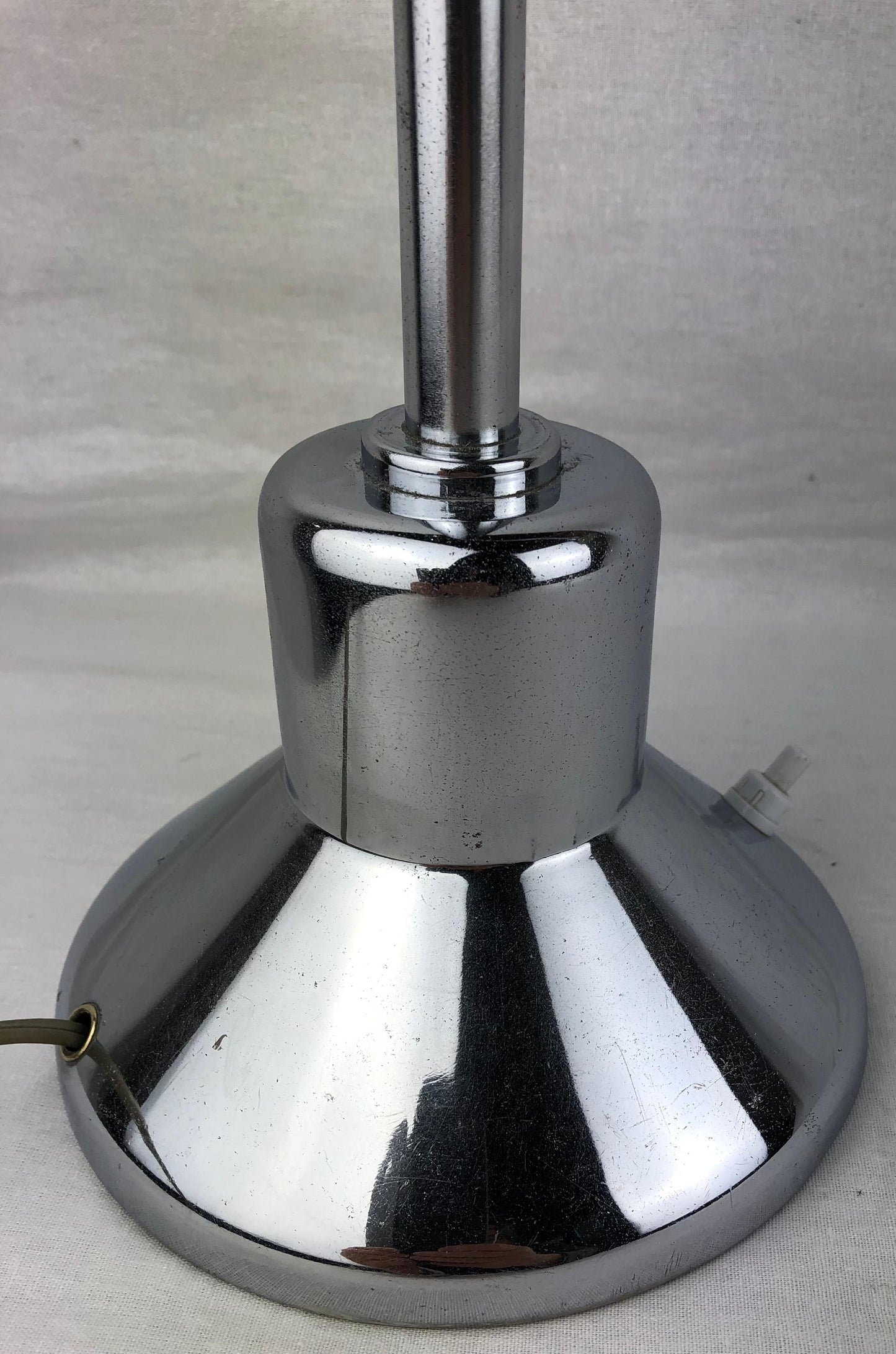 Modern Articulating Table Lamp in the Manner of Robert Sonneman — detail 3