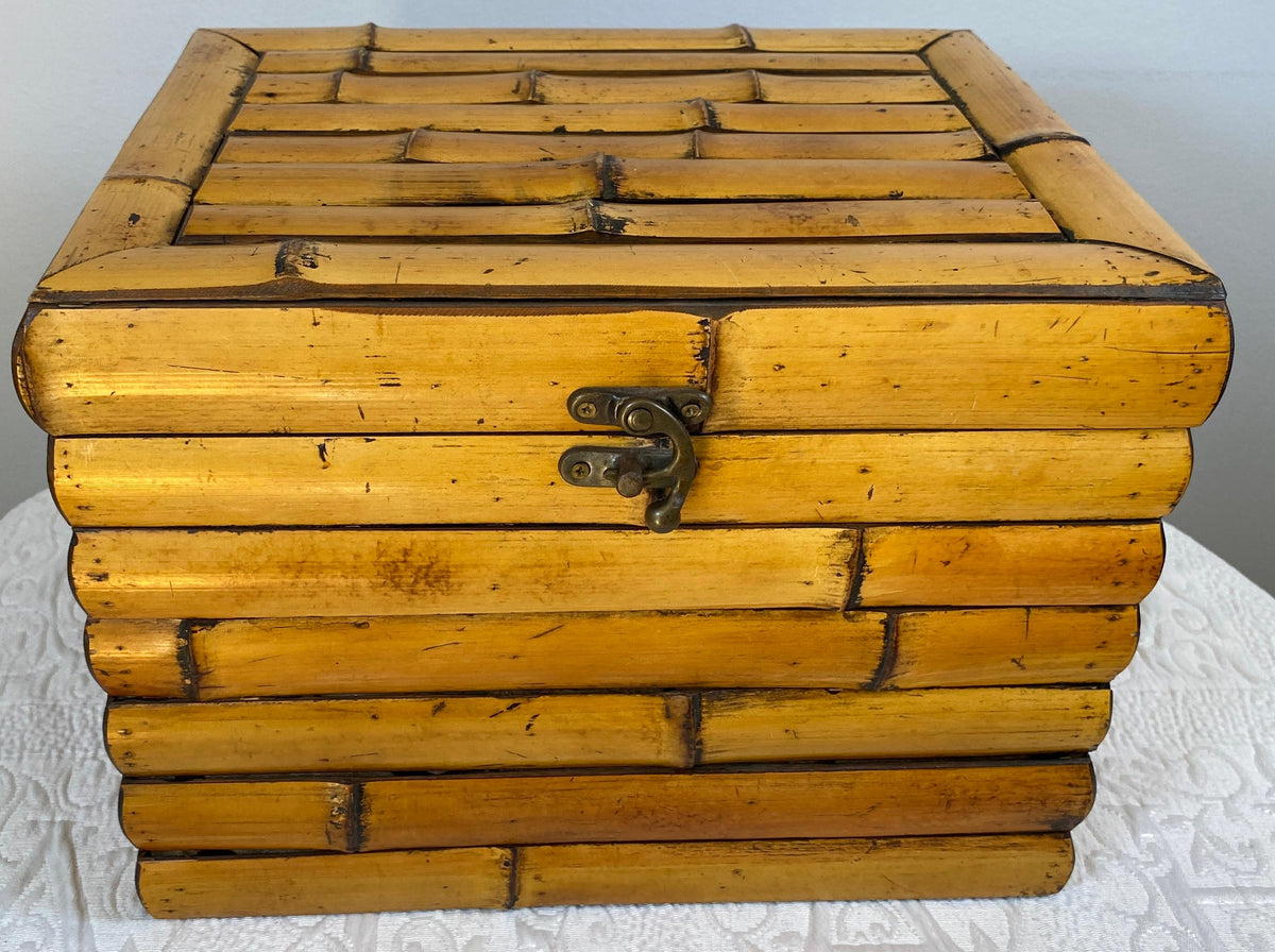 Vintage Bamboo Jewelry Box or Keepsake Chest in Natural Bamboo, Asian-Inspired — detail 2