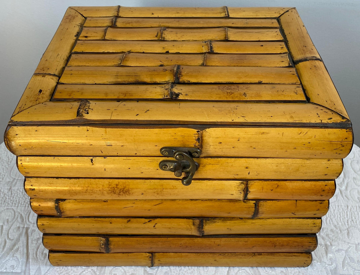 Vintage Bamboo Jewelry Box or Keepsake Chest in Natural Bamboo, Asian-Inspired — detail 3