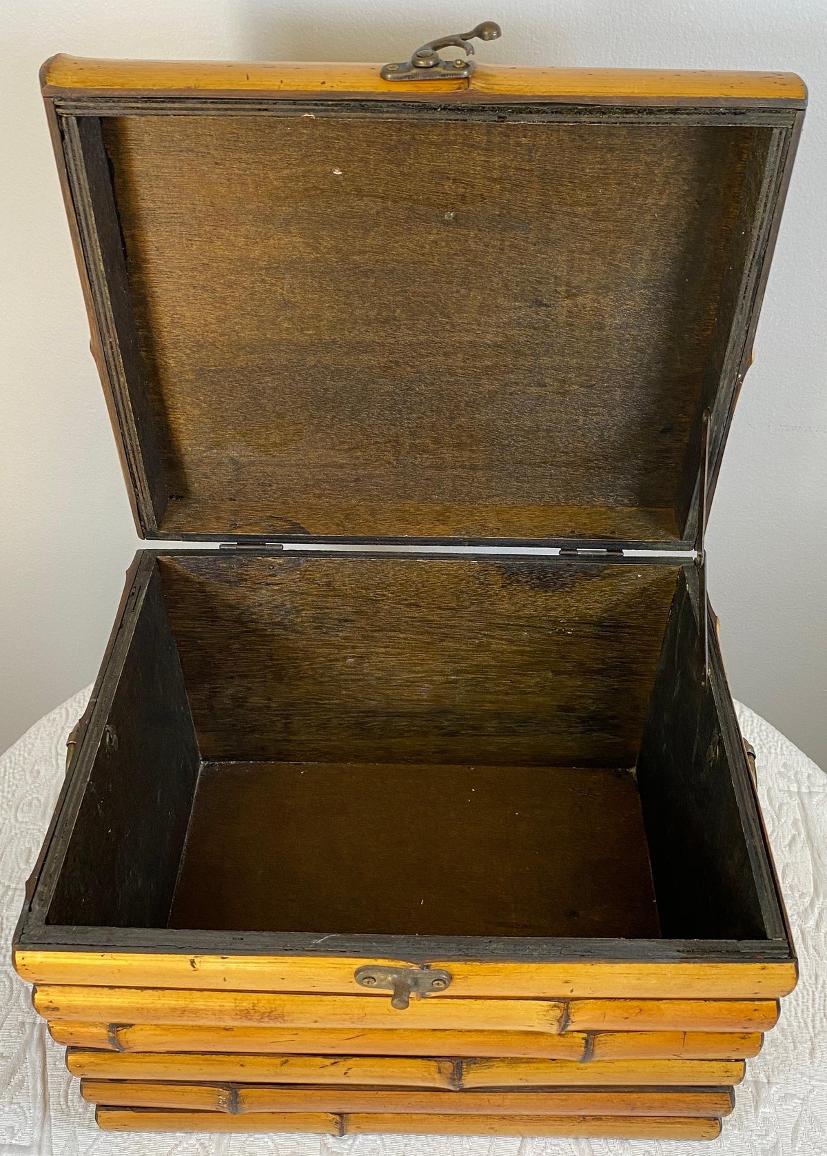 Vintage Bamboo Jewelry Box or Keepsake Chest in Natural Bamboo, Asian-Inspired — detail 5
