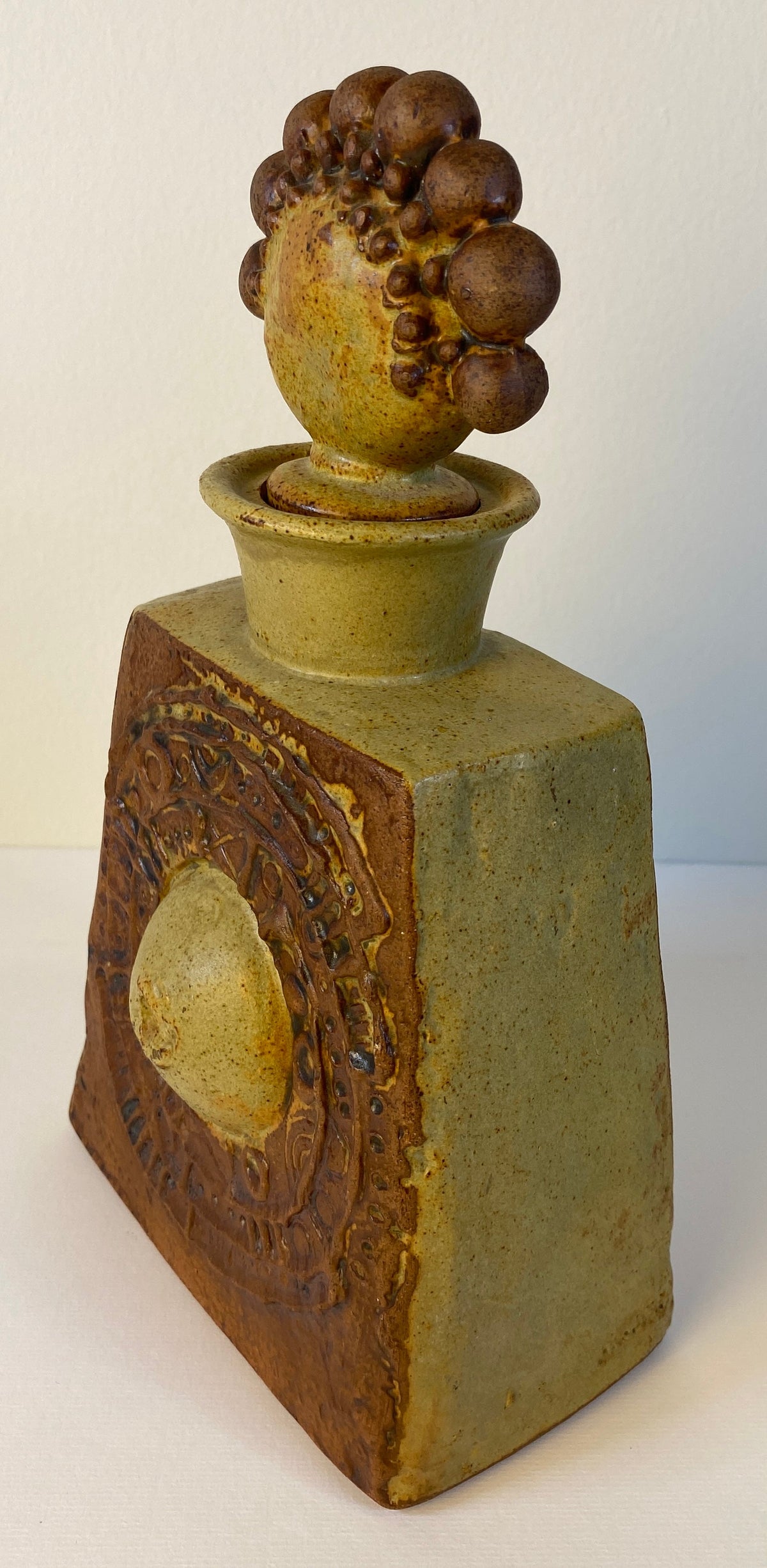 Sculptural Studio Pottery Earthenware Vessel with Organic Figural Stopper — detail 2