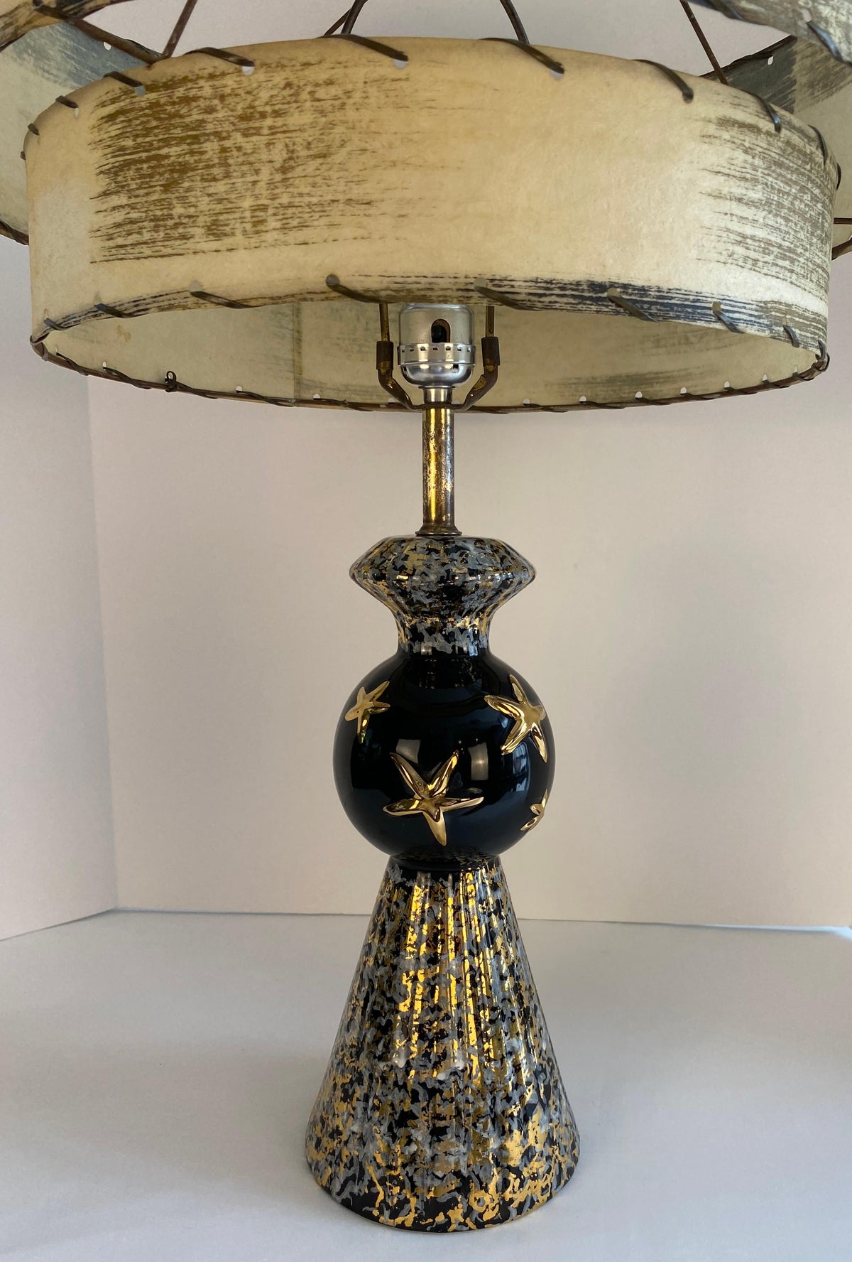 Mid Century Modern Ceramic Lamp — detail 5