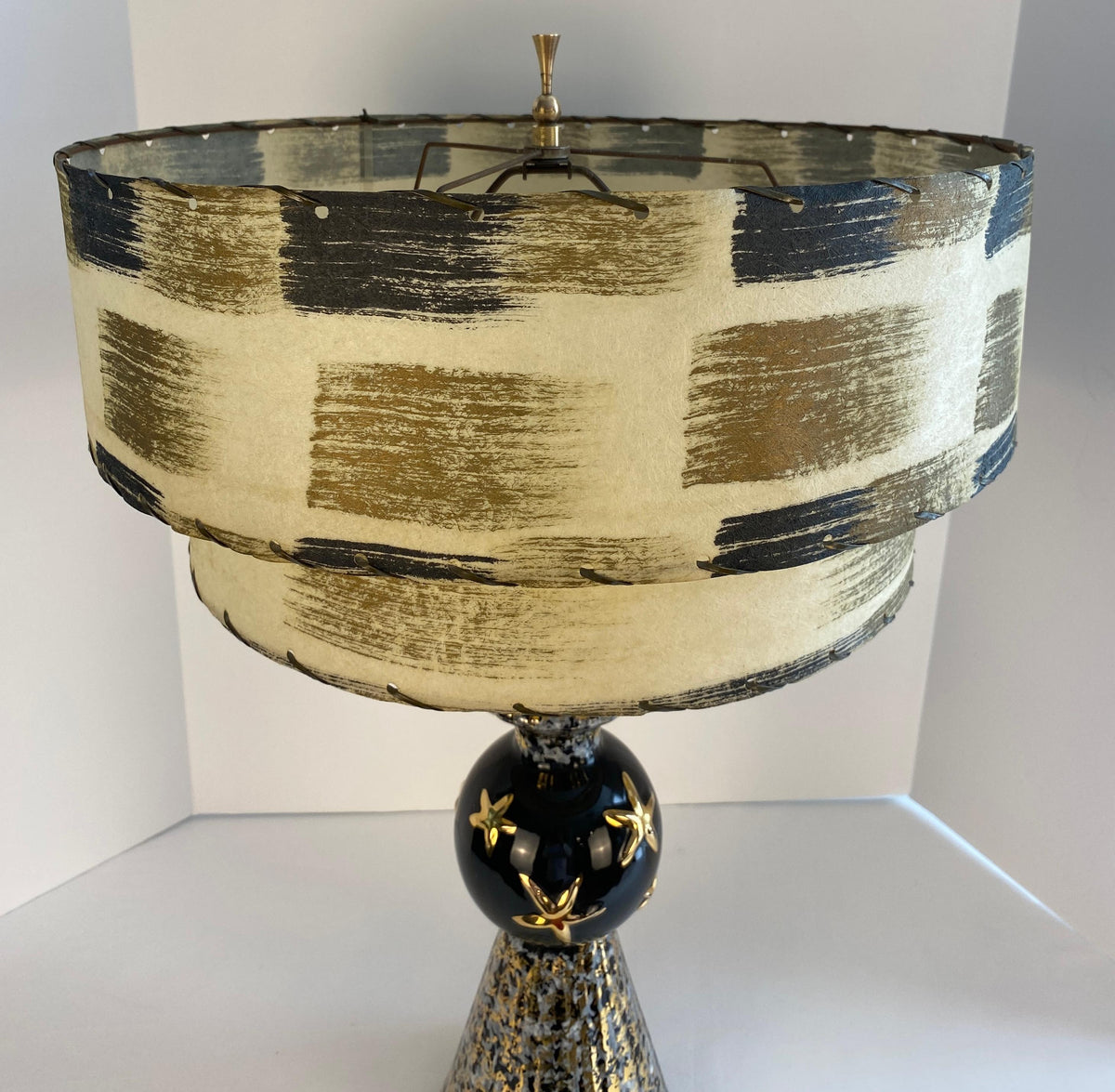 Mid Century Modern Ceramic Lamp — detail 2