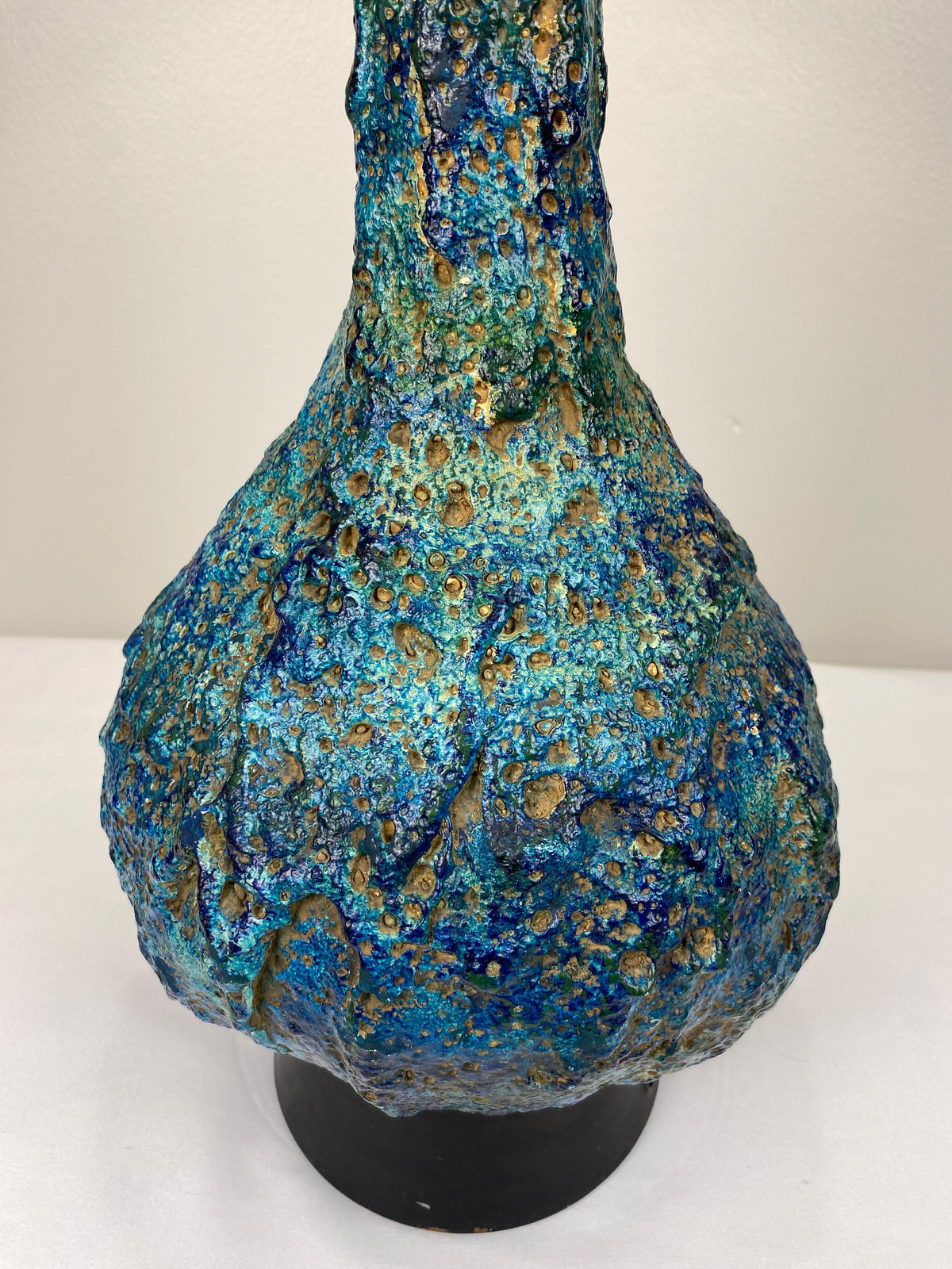 Large Mid-Century Ceramic Table Lamp Blue and Beige — detail 3