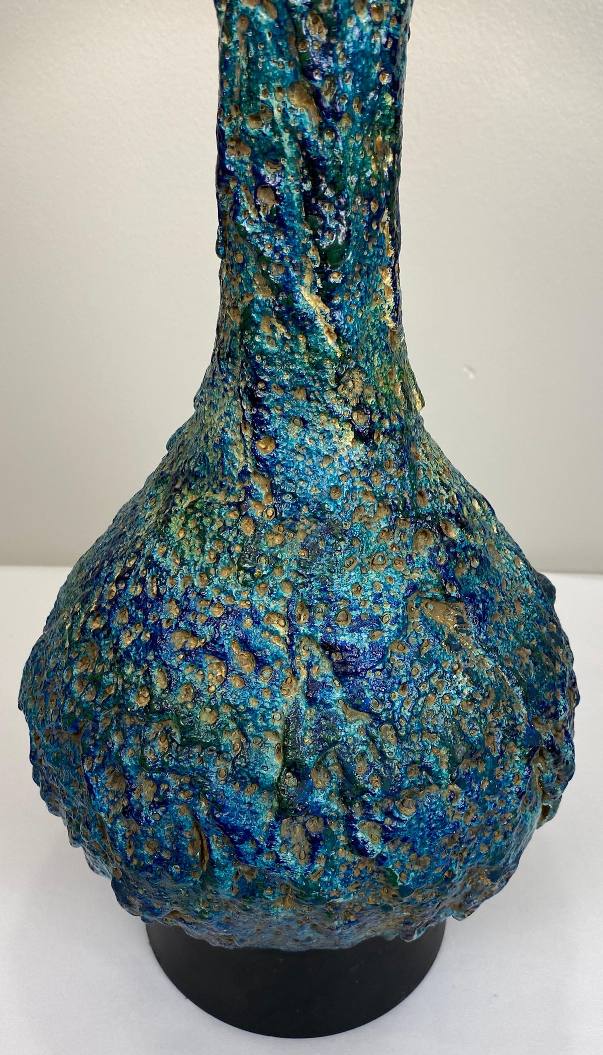 Large Mid-Century Ceramic Table Lamp Blue and Beige — detail 4