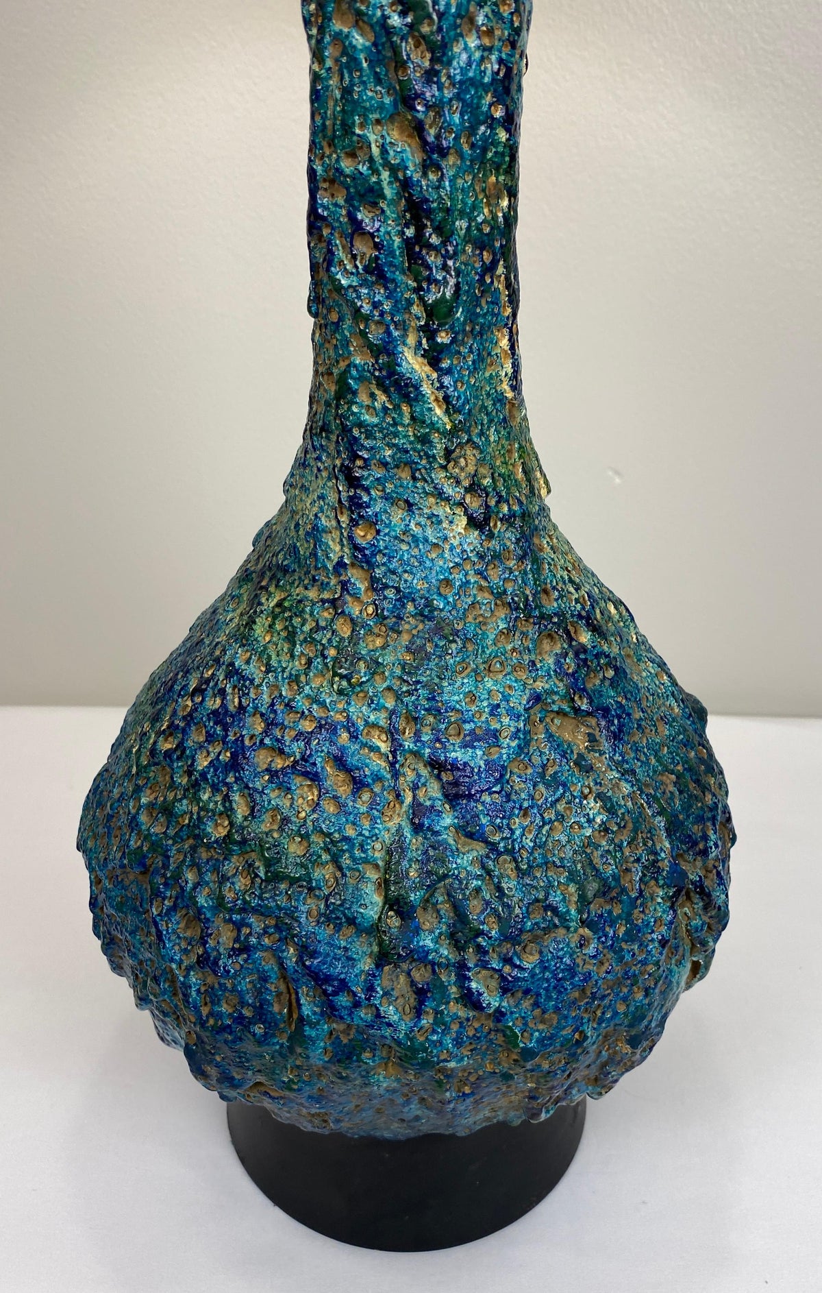 Large Mid-Century Ceramic Table Lamp Blue and Beige — detail 5