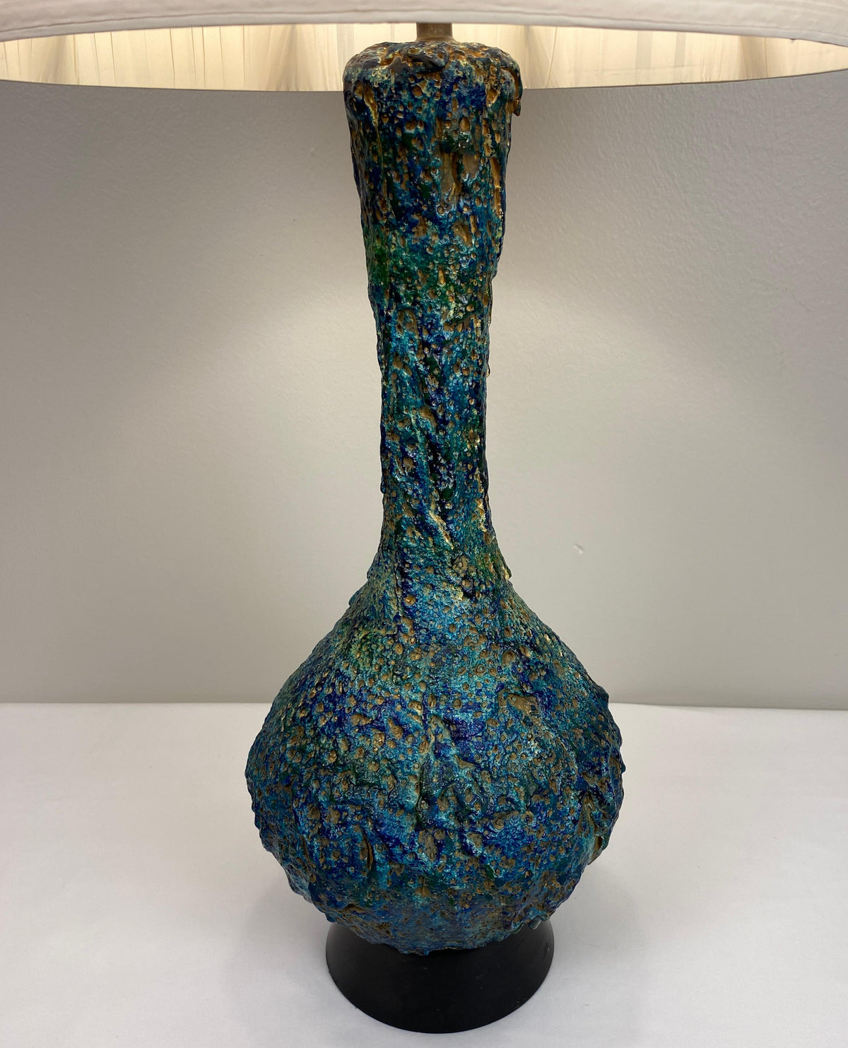 Large Mid-Century Ceramic Table Lamp Blue and Beige — detail 6