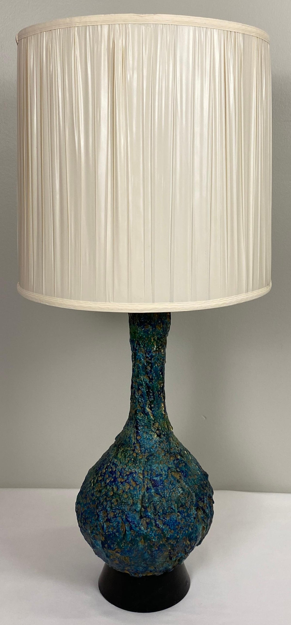 Large Mid-Century Ceramic Table Lamp Blue and Beige — detail 8