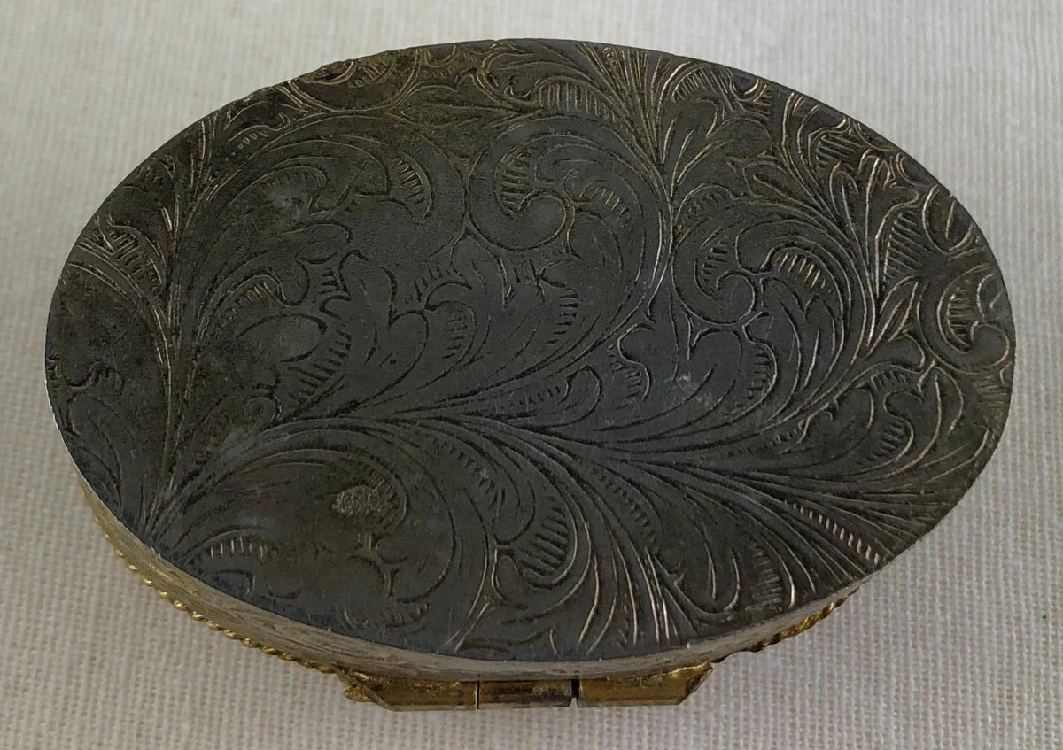 French Neoclassical Lidded Pill, Trinket or Small Jewelry Box — detail 6