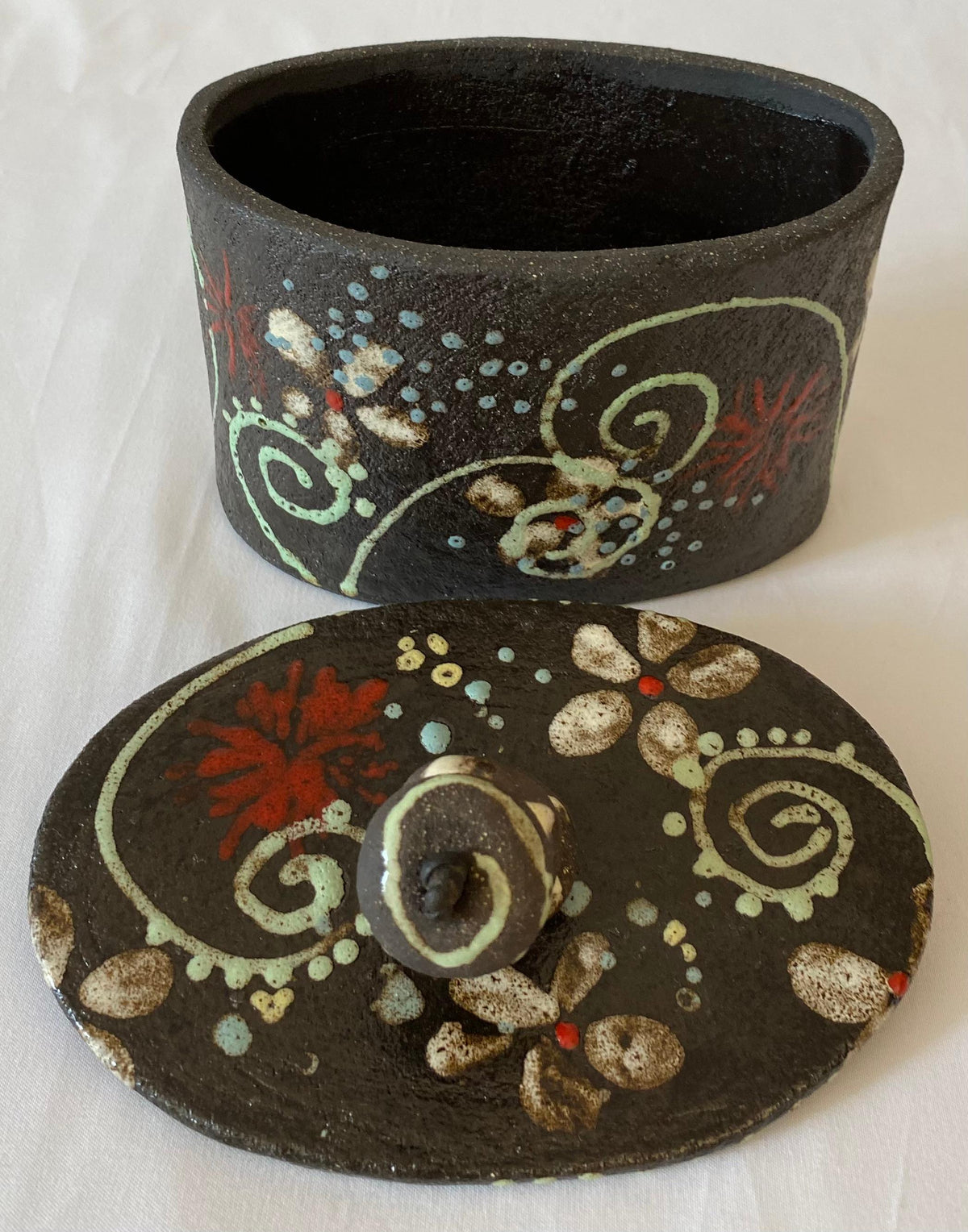 French Hand-Crafted and Painted Ceramic Trinket or Jewelry Box — detail 3