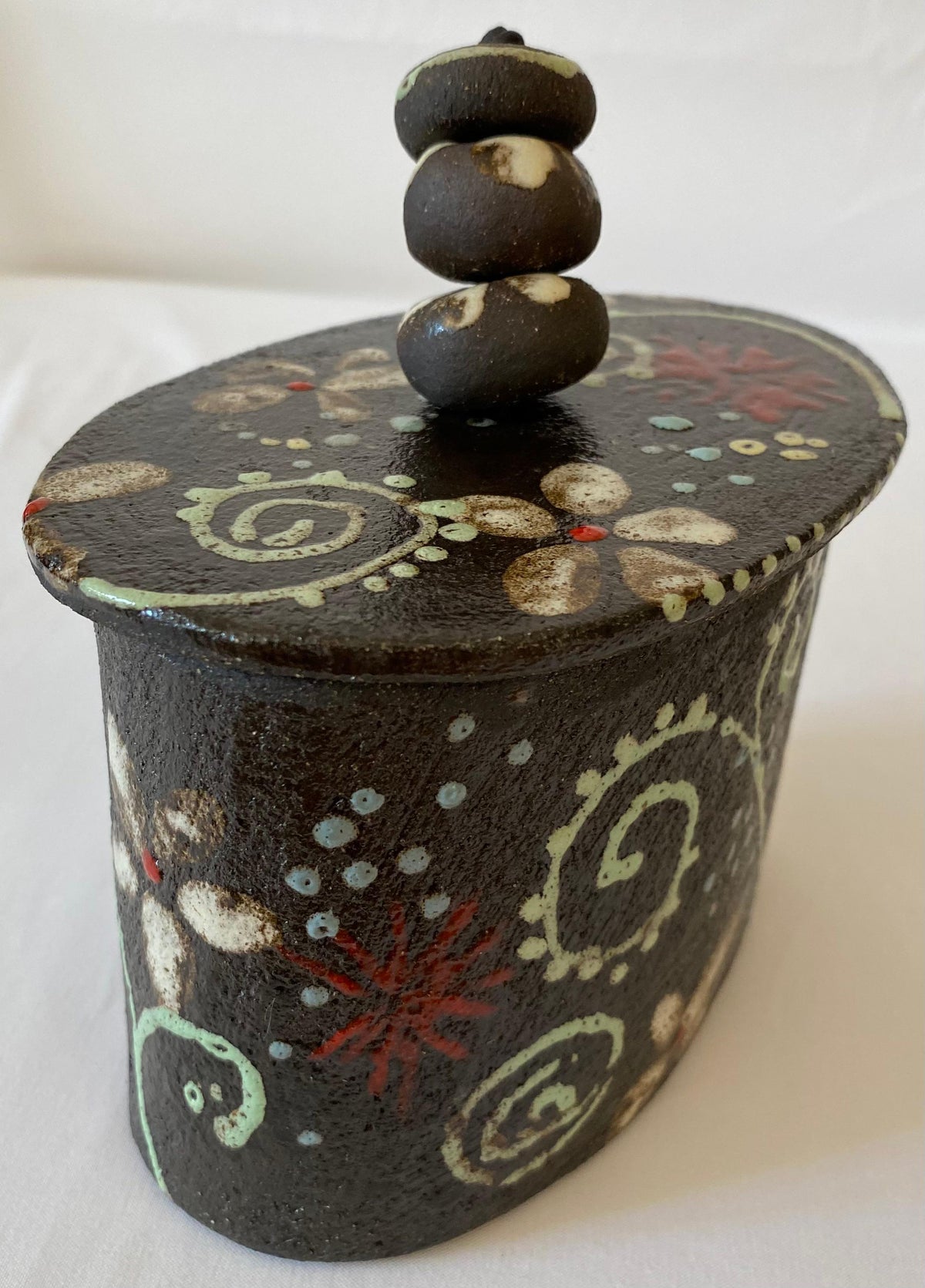 French Hand-Crafted and Painted Ceramic Trinket or Jewelry Box — detail 4