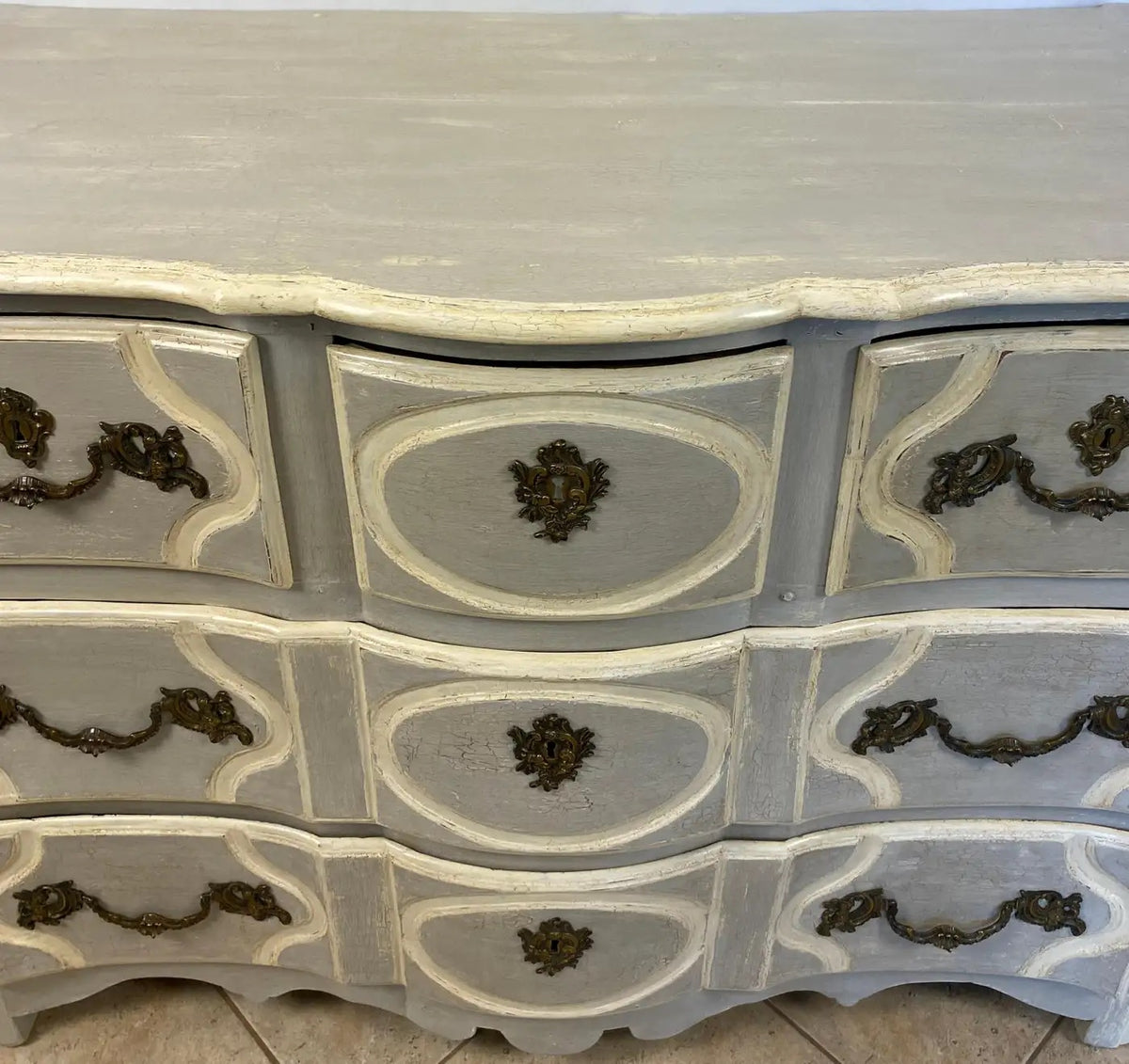 18th Century French Louis XV Commode Gable Painted Blue — detail 5