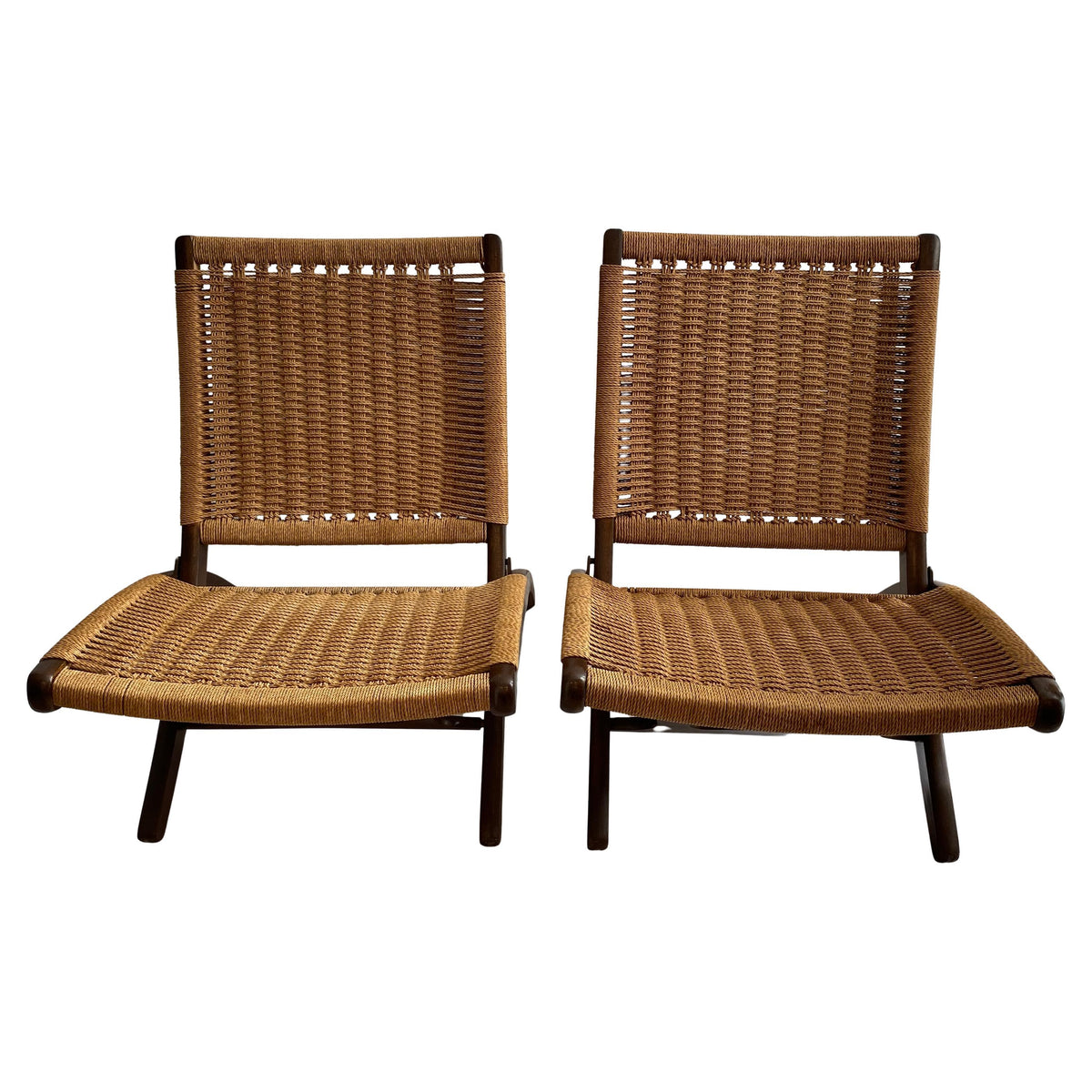 Pair of Hans Wegner Style Mid Century Folding Lounge Chairs, Teak Accent Chairs