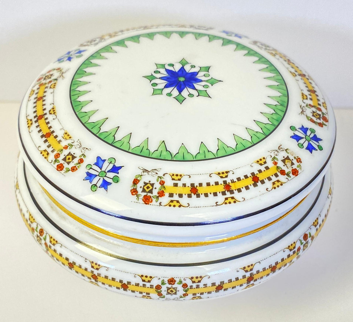 Limoges Footed Gold Trim Trinket or Jewelry Box — detail 4