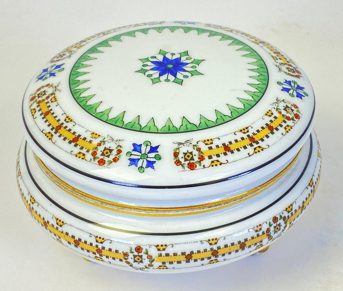 Limoges Footed Gold Trim Trinket or Jewelry Box — detail 2