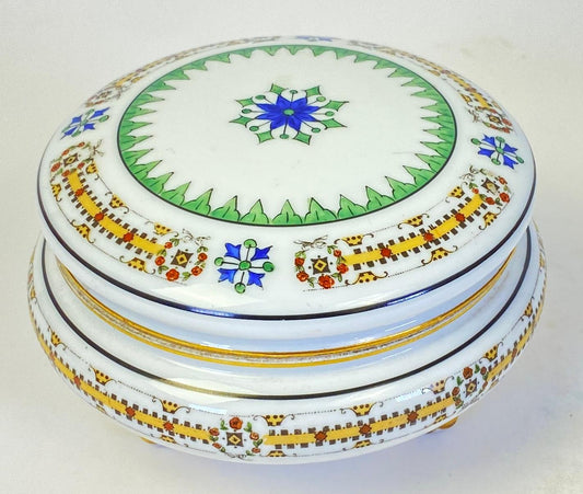 Limoges Footed Gold Trim Trinket or Jewelry Box — detail 2