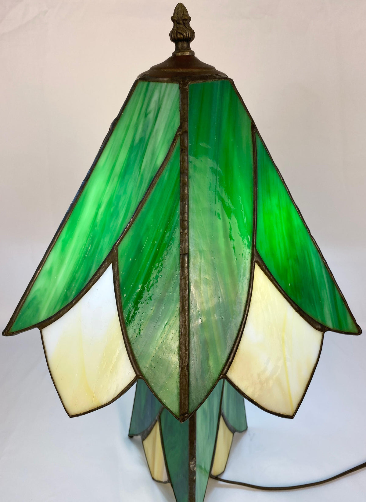 Art Deco Style Stained Glass Table Lamp — detail 4