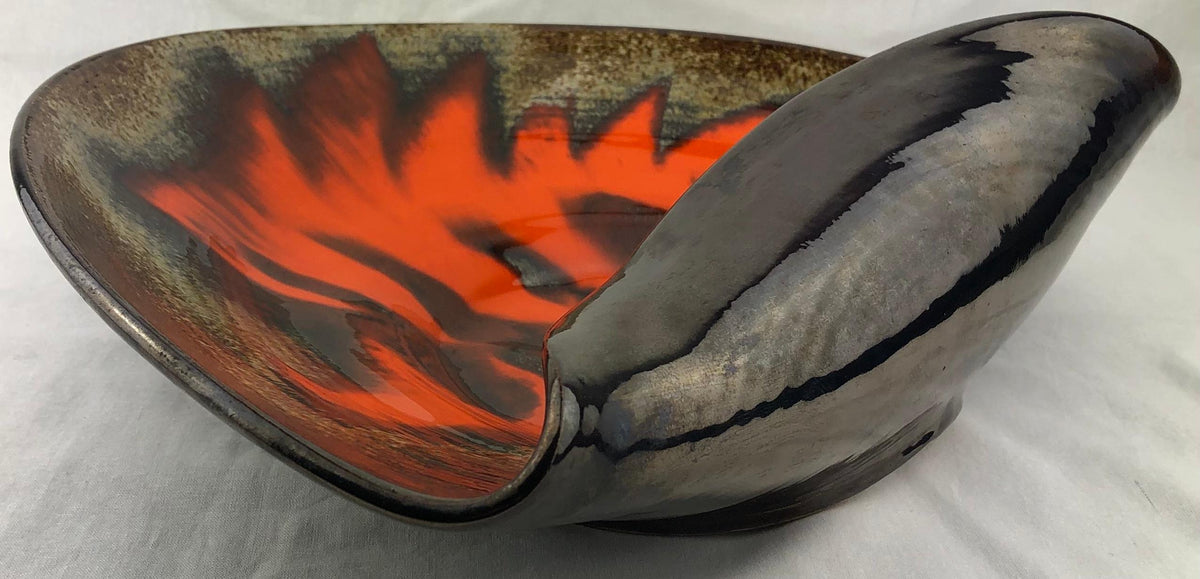 French Sculpted Ceramic Bowl from Vallauris in the manner of Gilbert Valentin — detail 3