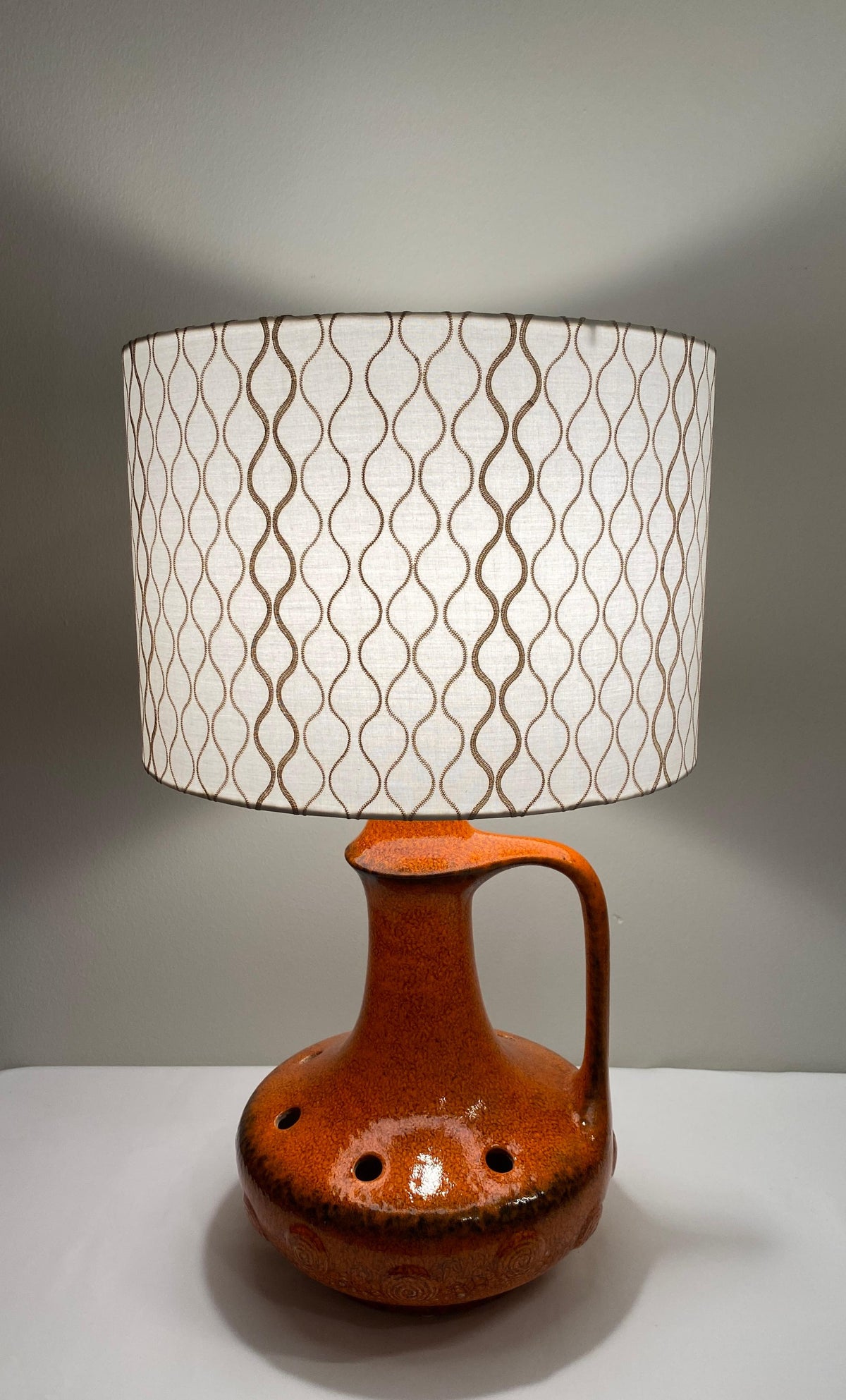 French Mid-Century Ceramic Table Lamp Orange — detail 2