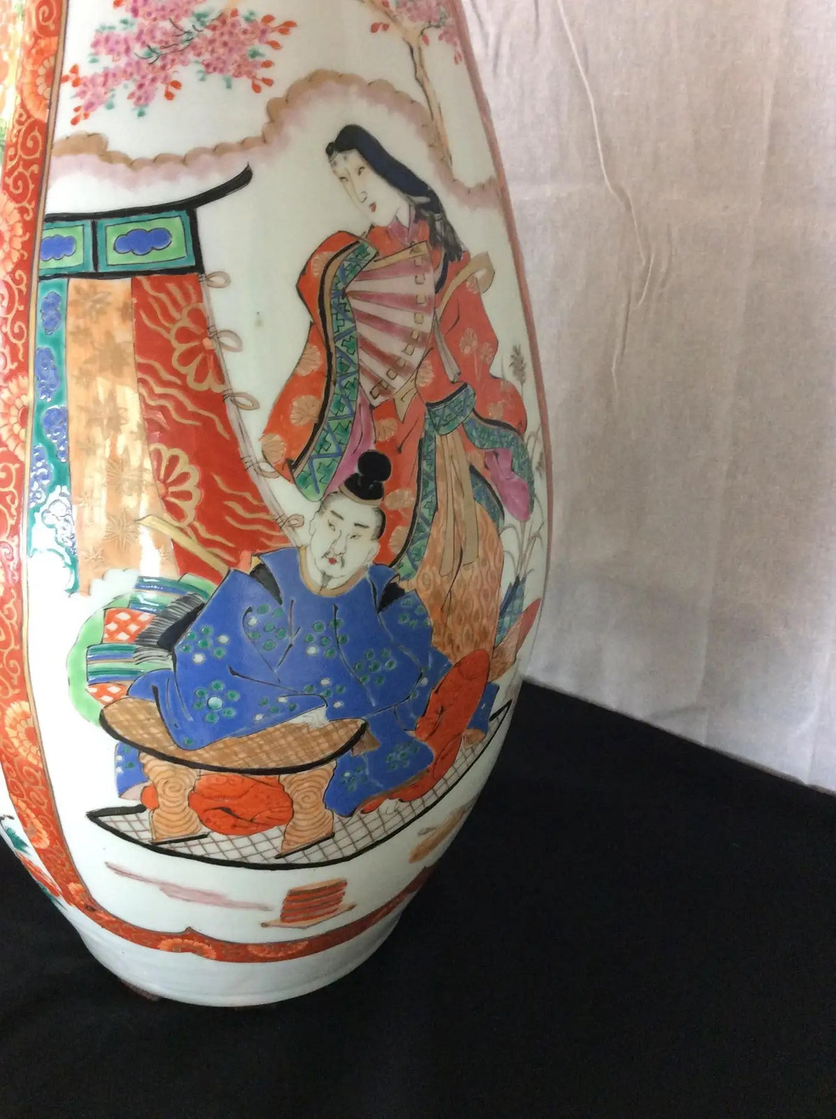 Large Pair of 19th Century Japanese Imari Porcelain Floor Vases, Meiji Period — detail 4