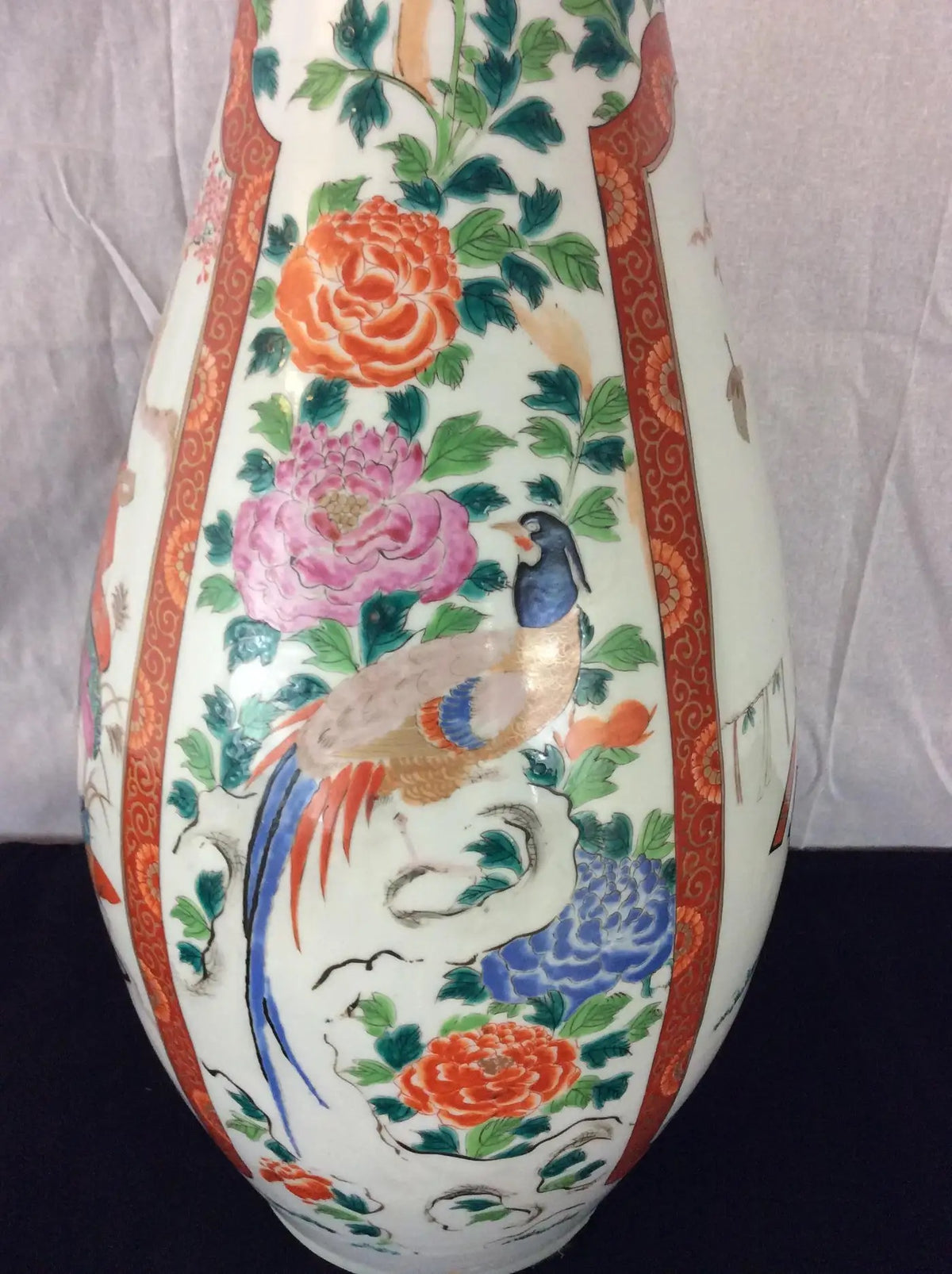 Large Pair of 19th Century Japanese Imari Porcelain Floor Vases, Meiji Period — detail 10