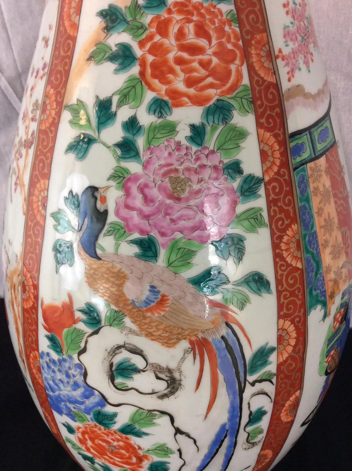 Large Pair of 19th Century Japanese Imari Porcelain Floor Vases, Meiji Period — detail 6