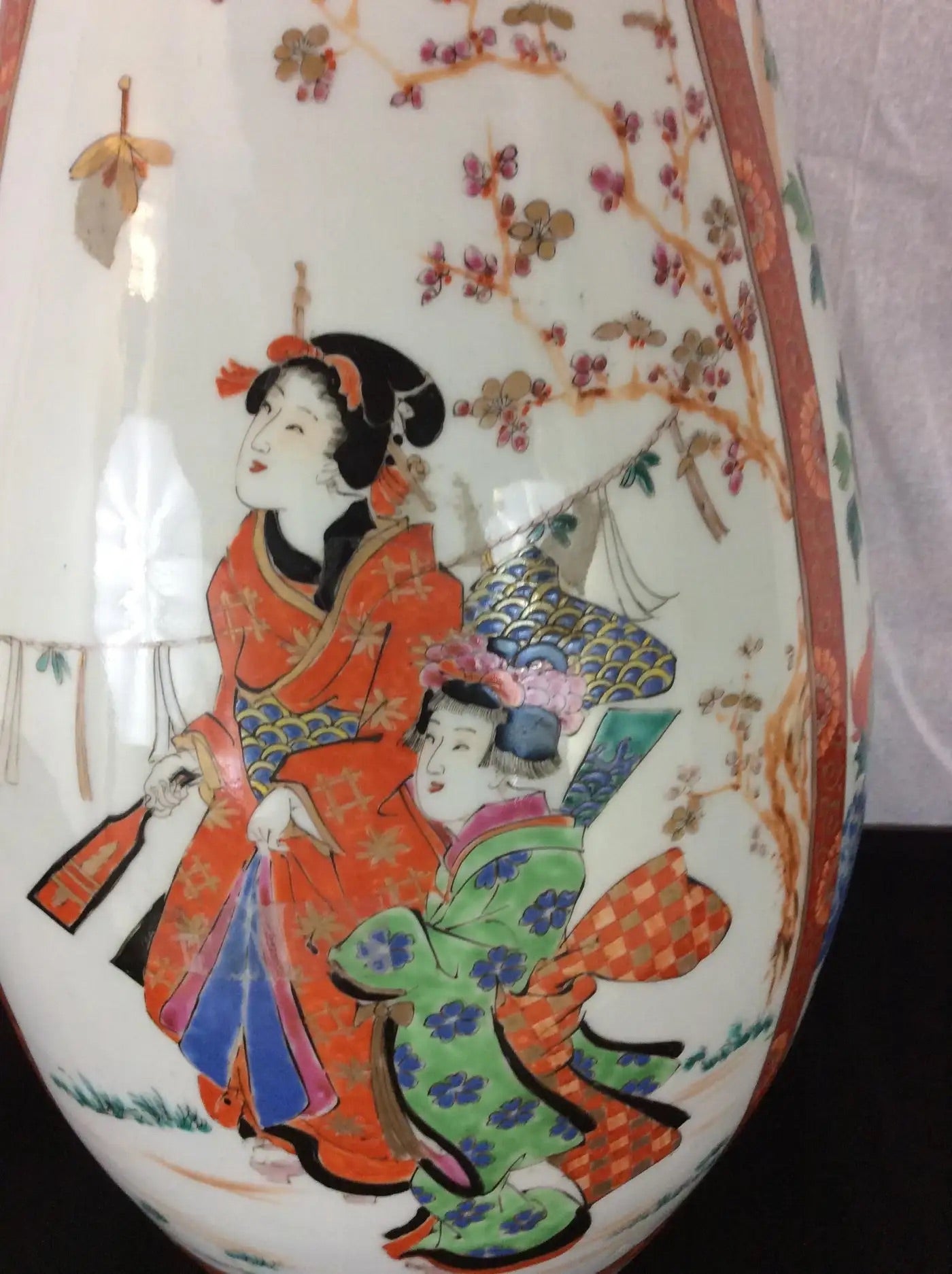 Large Pair of 19th Century Japanese Imari Porcelain Floor Vases, Meiji Period — detail 3