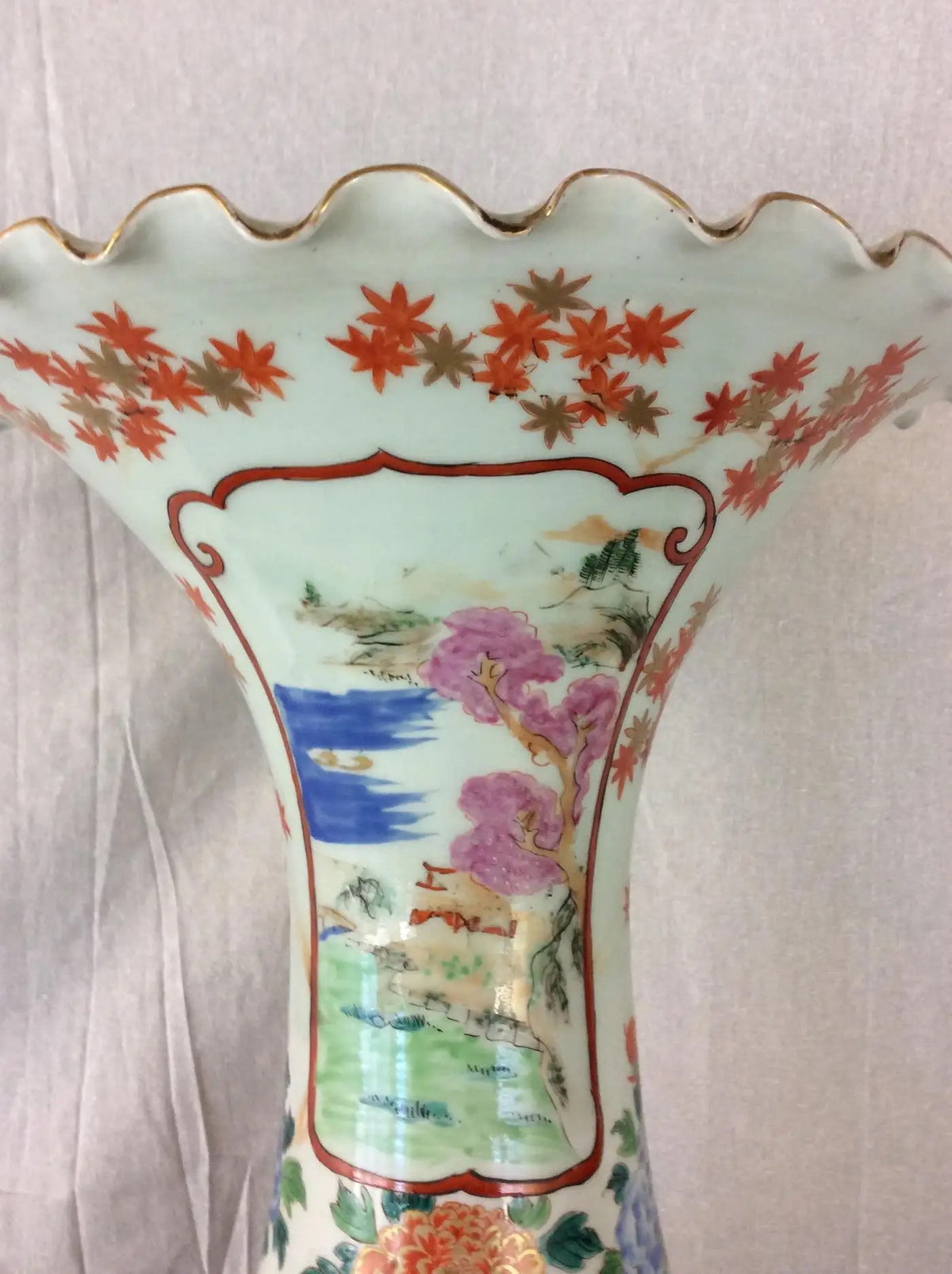 Large Pair of 19th Century Japanese Imari Porcelain Floor Vases, Meiji Period — detail 7
