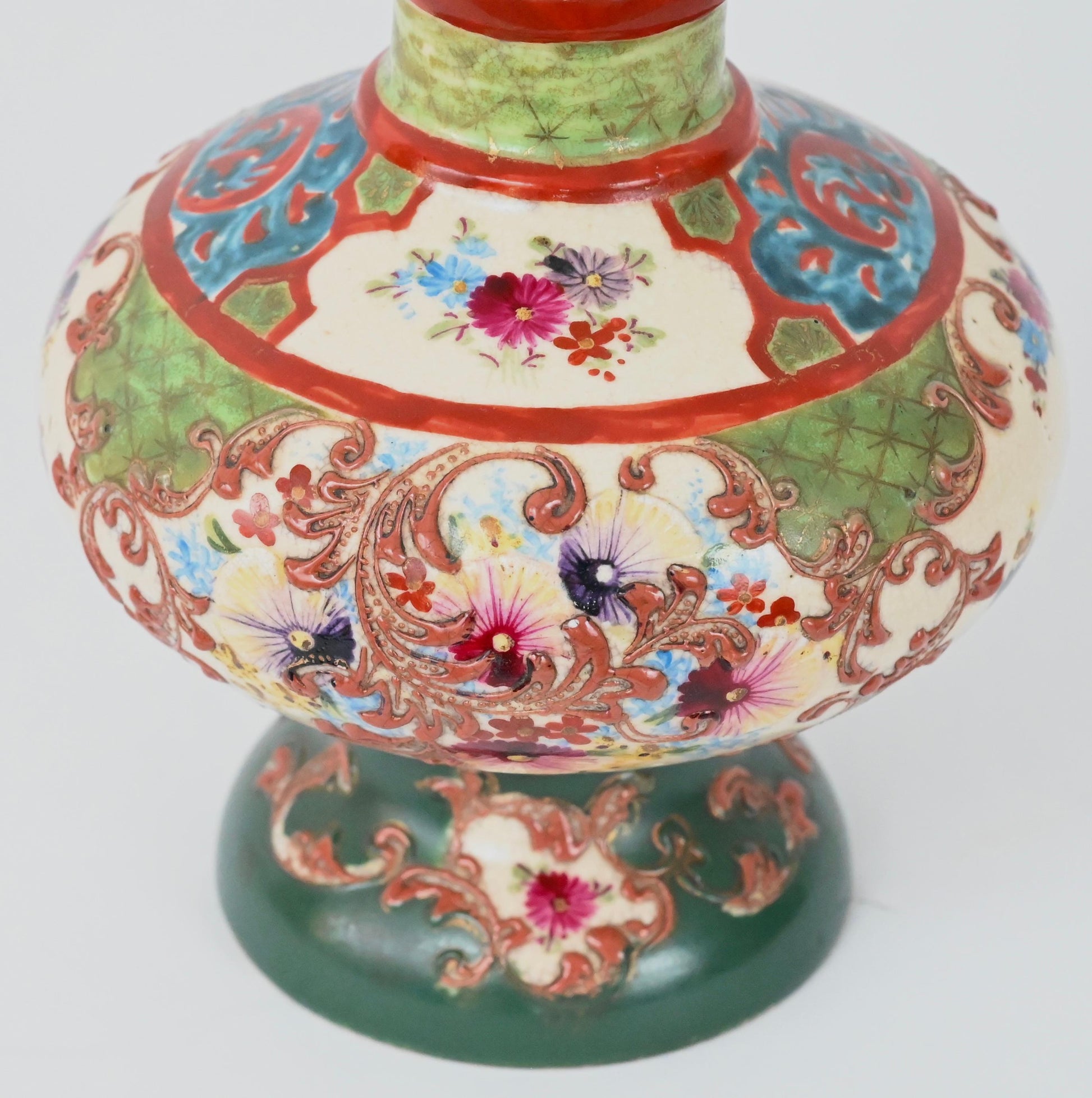 Pair of Japanese Imperial Meiji Period Porcelain Vases — detail 5