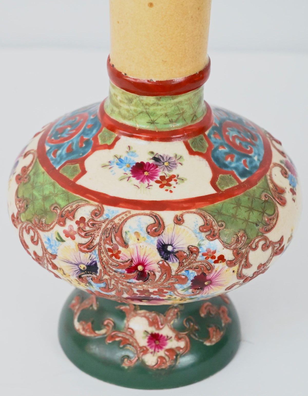 Pair of Japanese Imperial Meiji Period Porcelain Vases — detail 6
