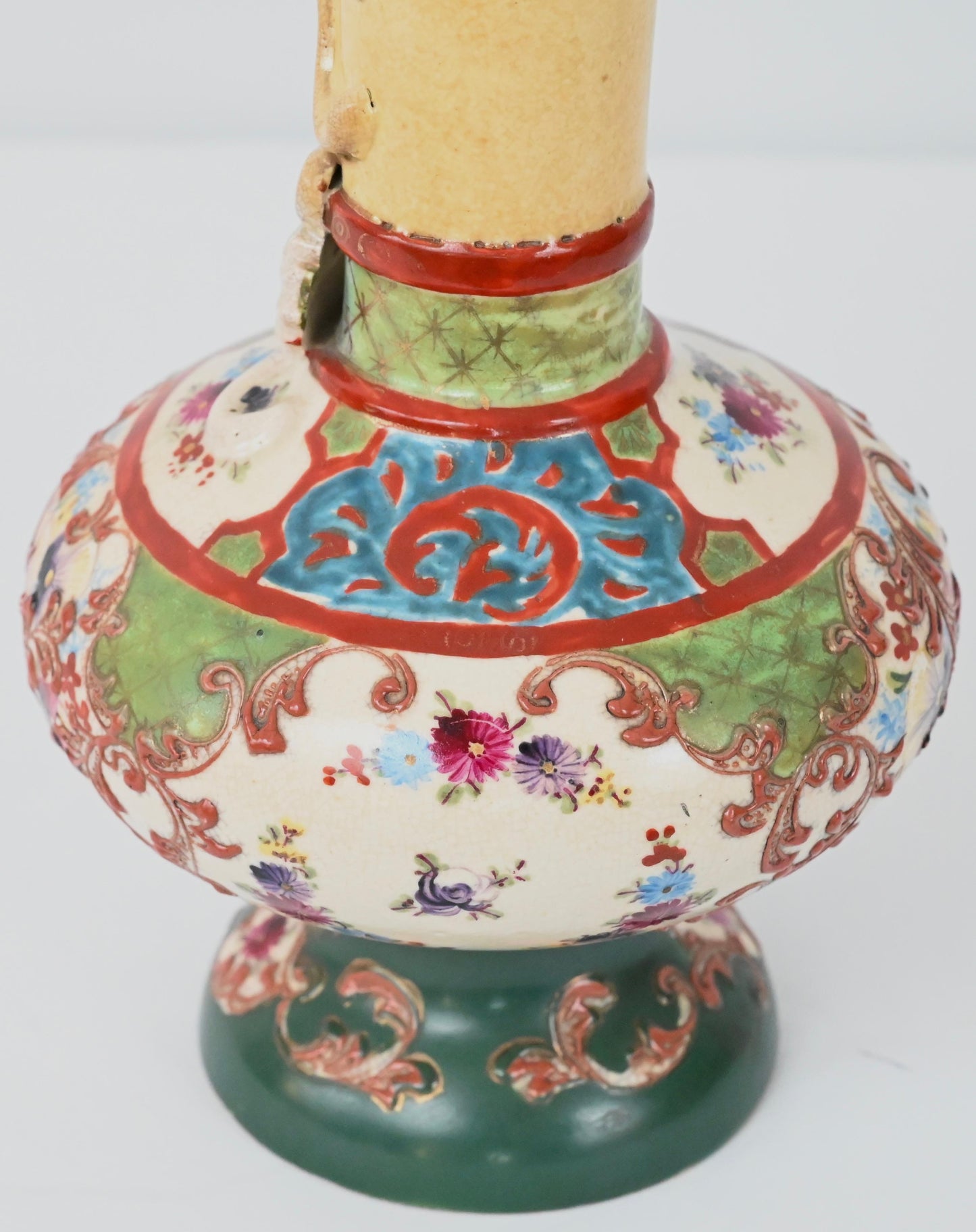 Pair of Japanese Imperial Meiji Period Porcelain Vases — detail 7