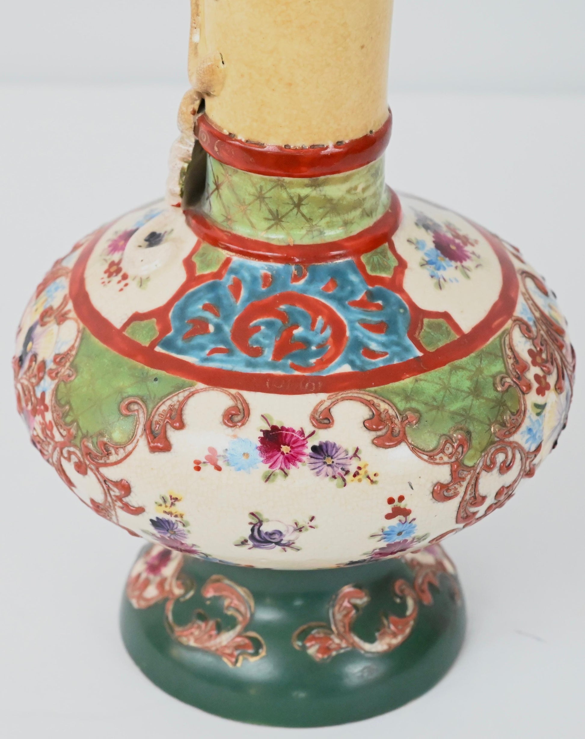 Pair of Japanese Imperial Meiji Period Porcelain Vases — detail 7