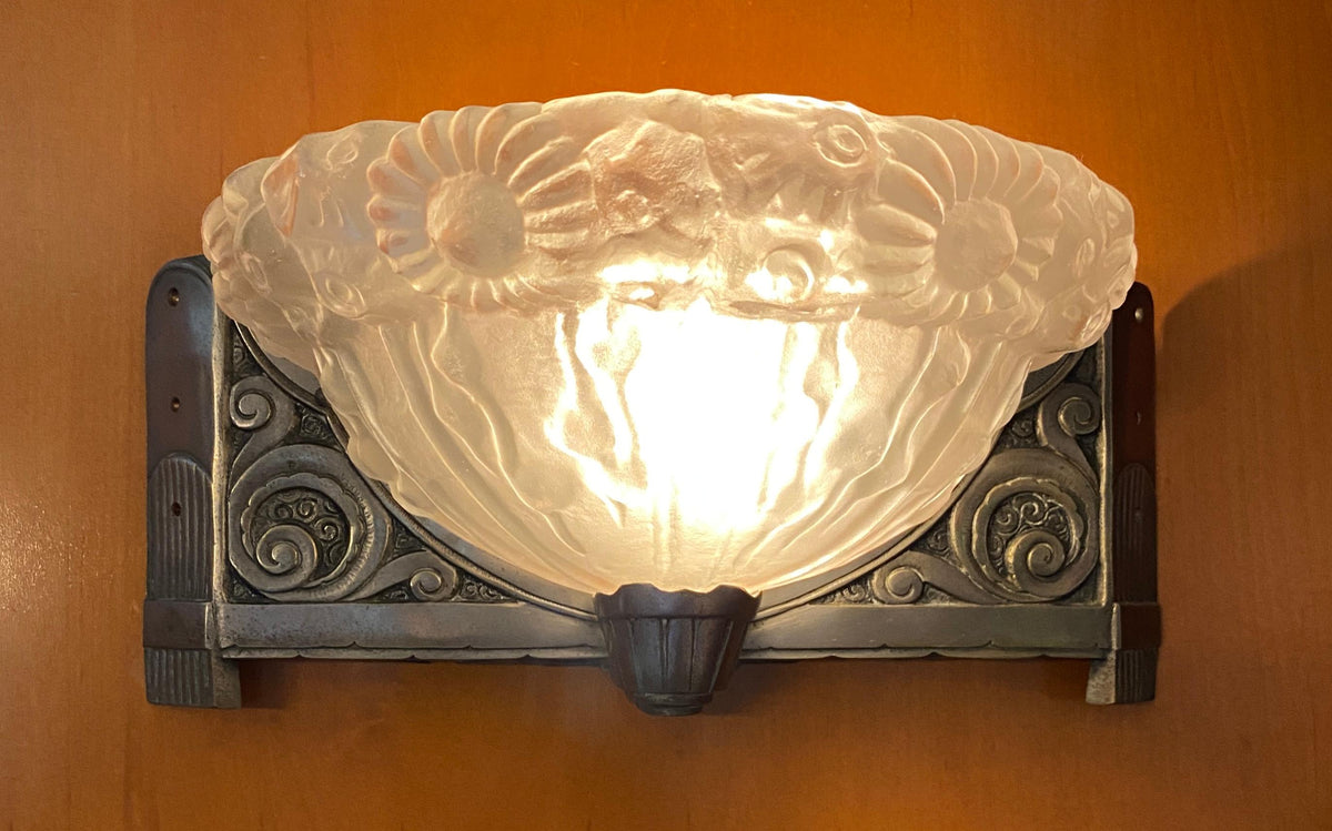 Pair of French Art Deco Wall Sconces in the Style of Degue — detail 7