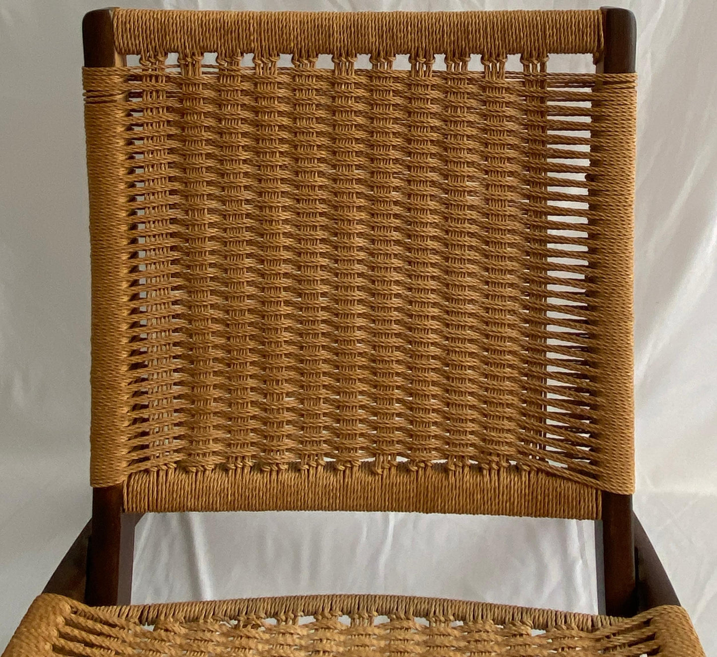 Pair of Hans Wegner Style Mid Century Folding Lounge Chairs, Teak Accent Chairs — detail 4