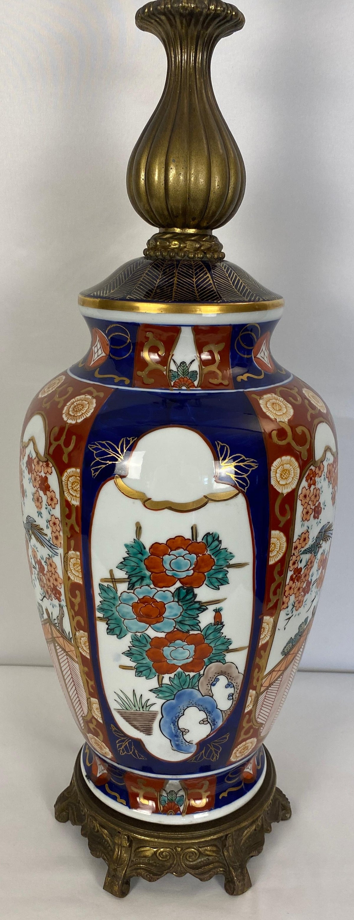 Pair of Japanese Imari Porcelain Style Lamps, Signed — detail 2