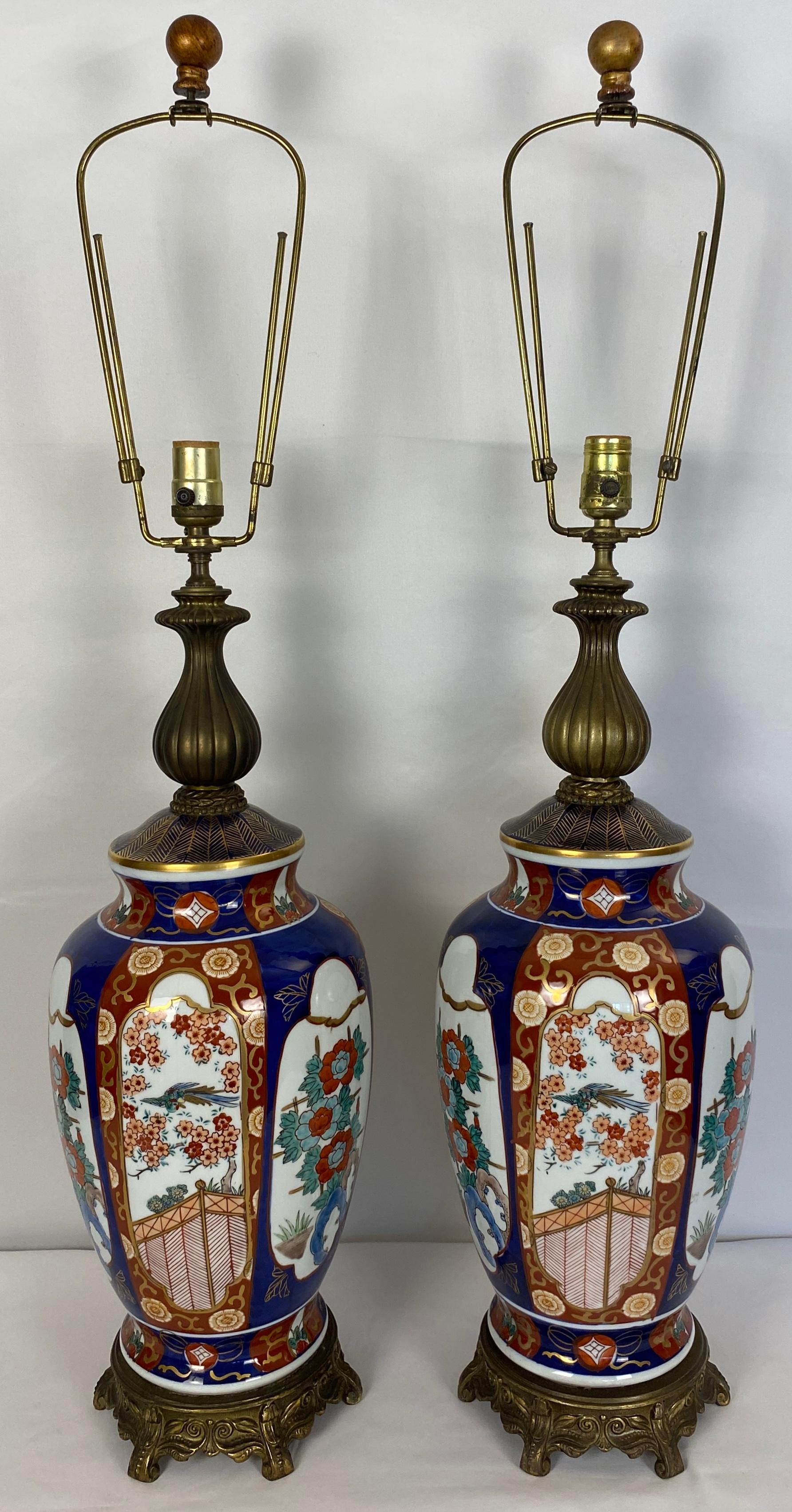 Pair of Japanese Imari Porcelain Style Lamps, Signed — detail 4