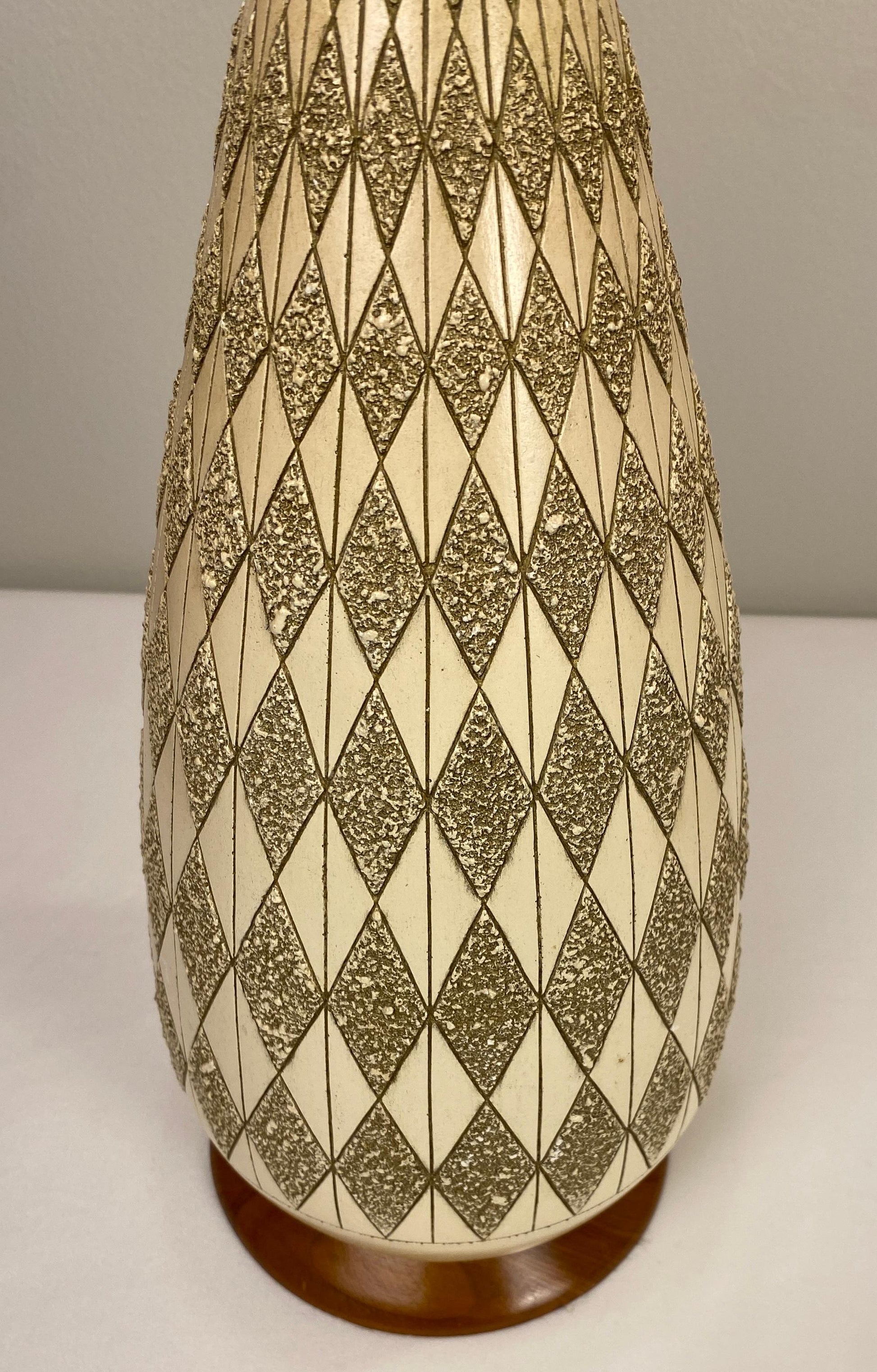 Pair of Beige Mid-Century Table Lamps by Quartite Creative Corp. — detail 3