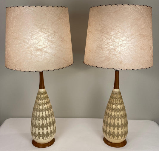 Pair of Beige Mid-Century Table Lamps by Quartite Creative Corp. — detail 2