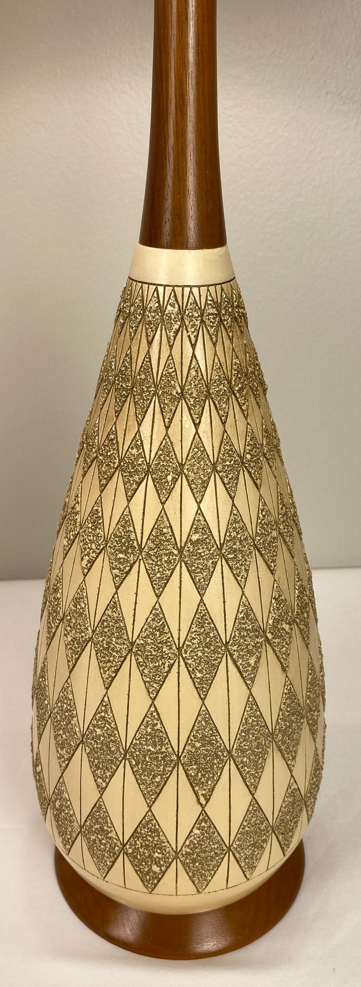 Pair of Beige Mid-Century Table Lamps by Quartite Creative Corp. — detail 6