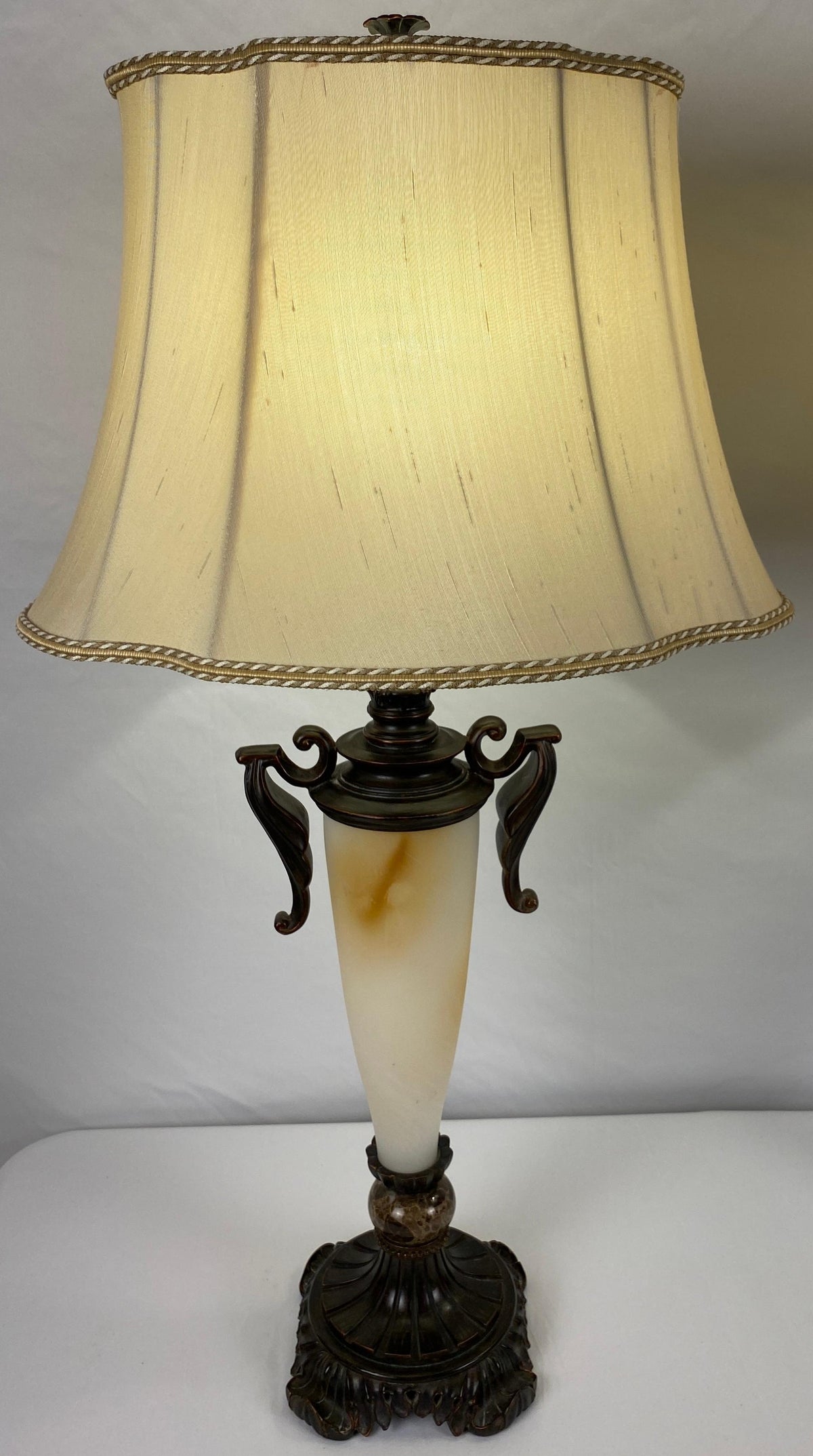 Pair of Neoclassical Faux Alabaster Table Lamps Beige — detail 9