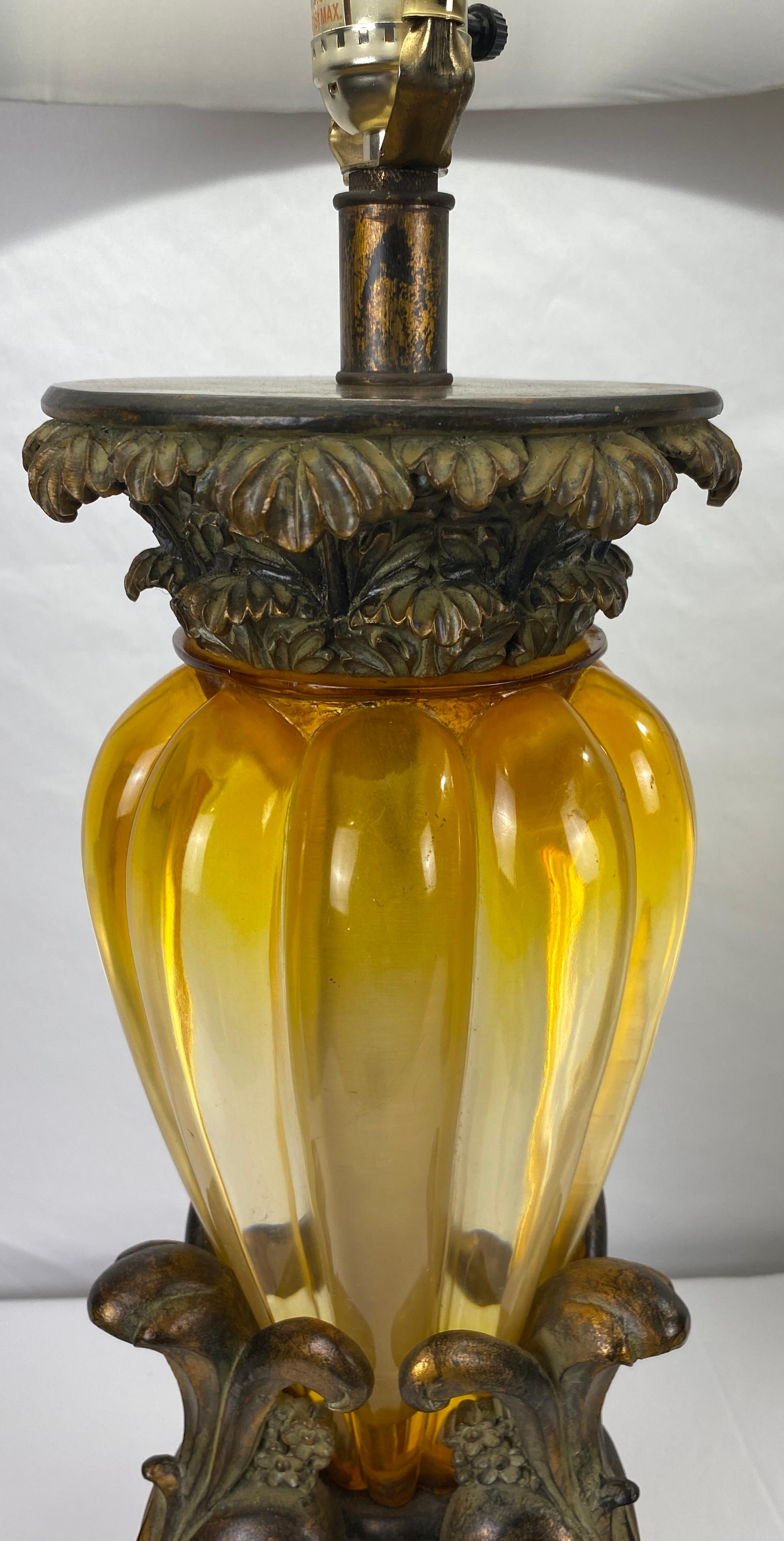 Amber Colored Pair of Mid-Century Glass Table Lamps with Beige Silk Shades — detail 5
