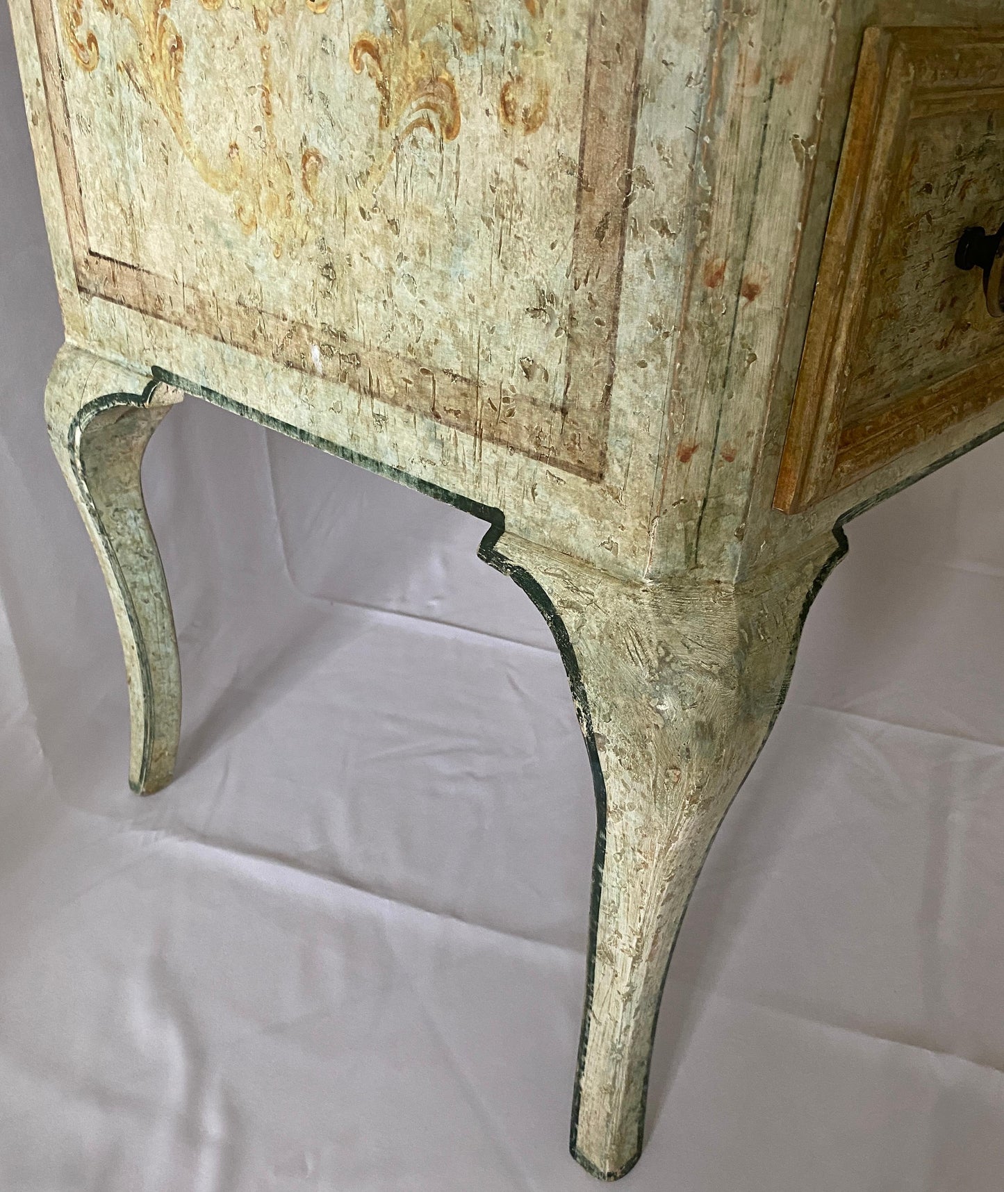 Pair of Venetian Hand-Painted Neoclassical Style Commodes or Chest of Drawers — detail 6