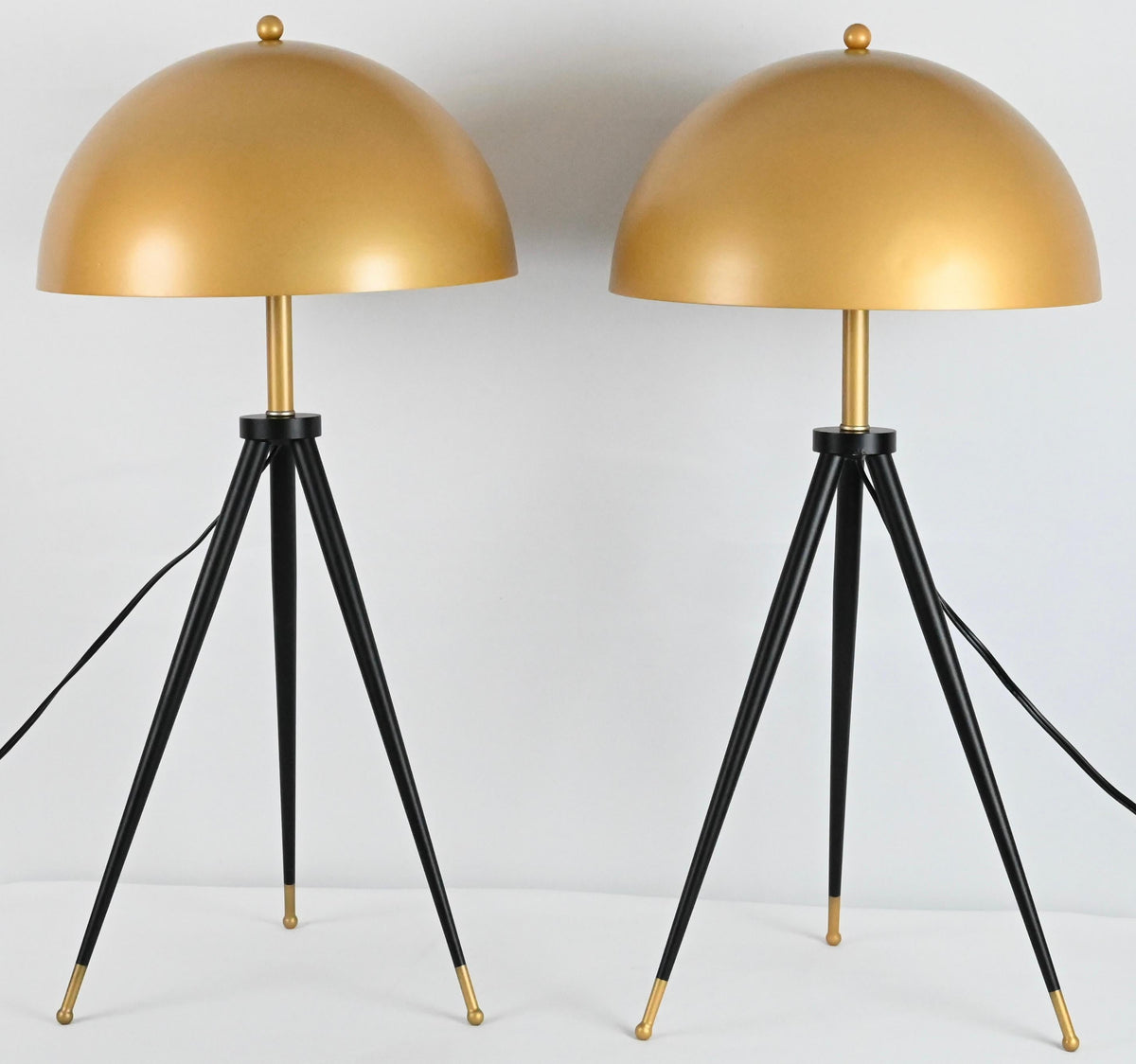 Pair of Tripod Table Lamps — detail 3